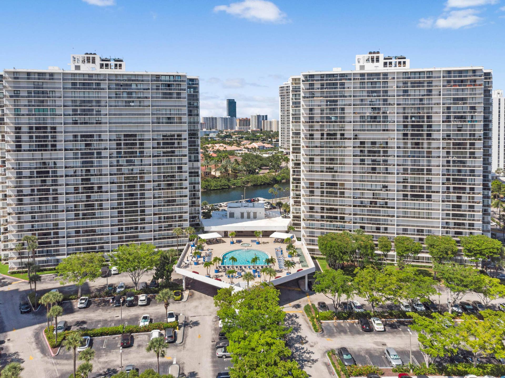 3701 N COUNTRY CLUB Drive, #404, Aventura, FL 33180 IMG_4350