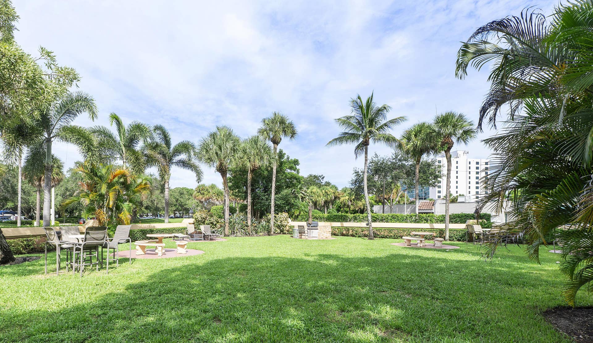 800 Uno Lago Drive, #204, Juno Beach, FL 33408 Picnic Area 2