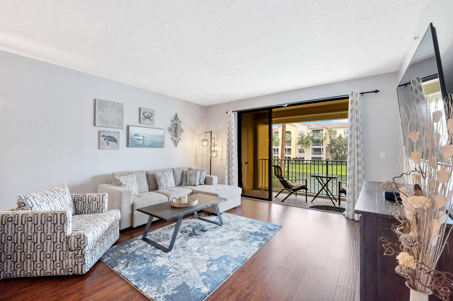 800 Uno Lago Drive, #204, Juno Beach, FL 33408 Living Room 4
