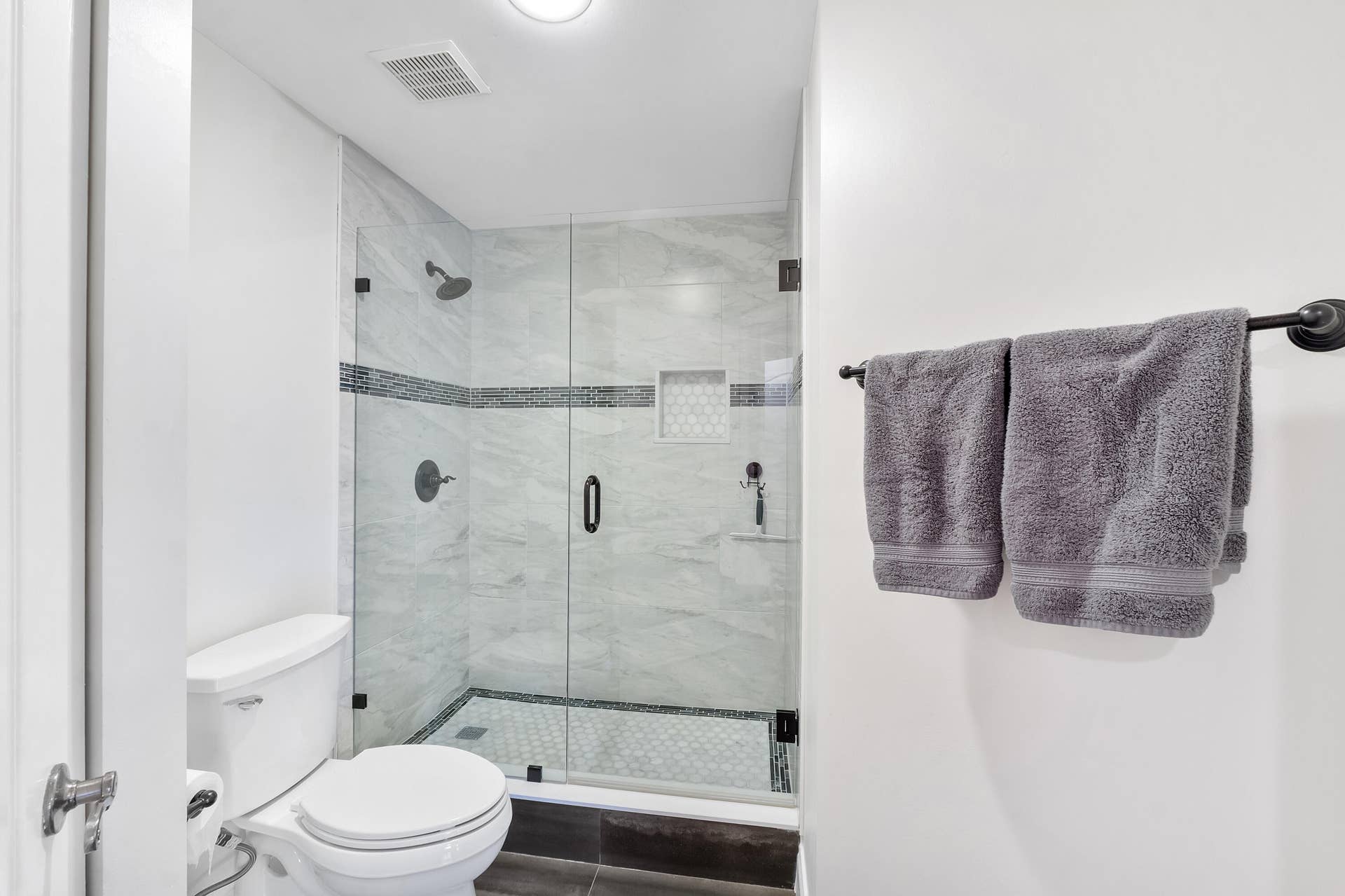 800 Uno Lago Drive, #204, Juno Beach, FL 33408 Master Bath 3