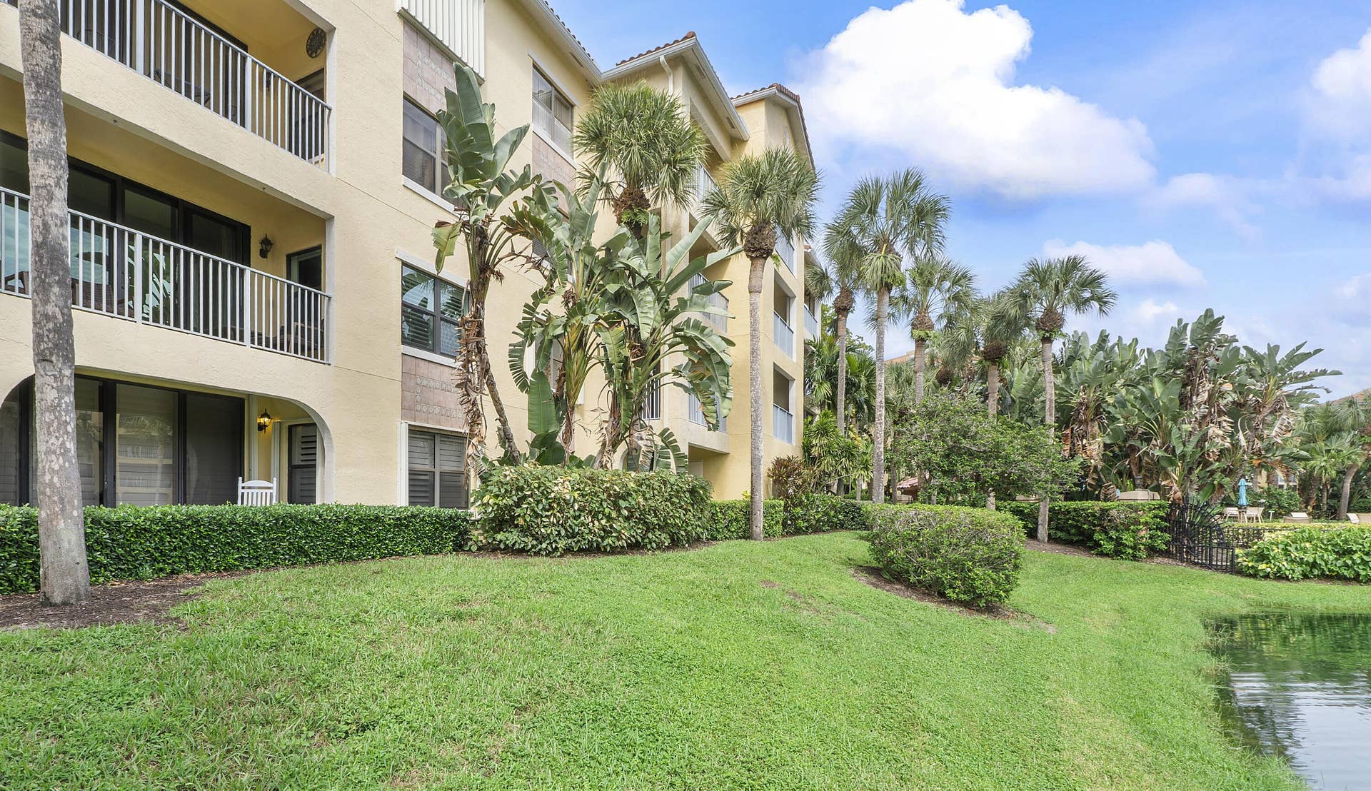 800 Uno Lago Drive, #204, Juno Beach, FL 33408 800 Building 3