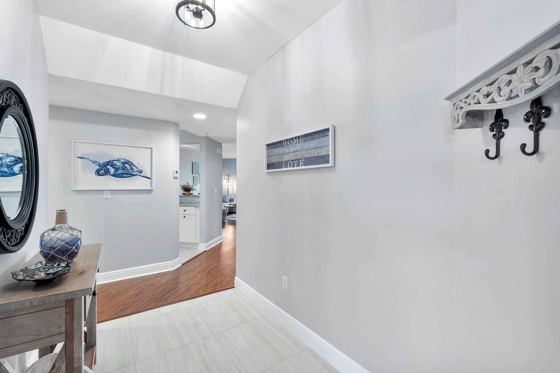 800 Uno Lago Drive, #204, Juno Beach, FL 33408 Enterior Entrance