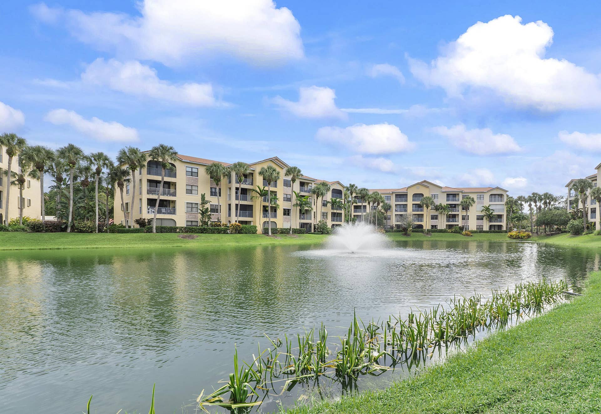 800 Uno Lago Drive, #204, Juno Beach, FL 33408 Lake 3