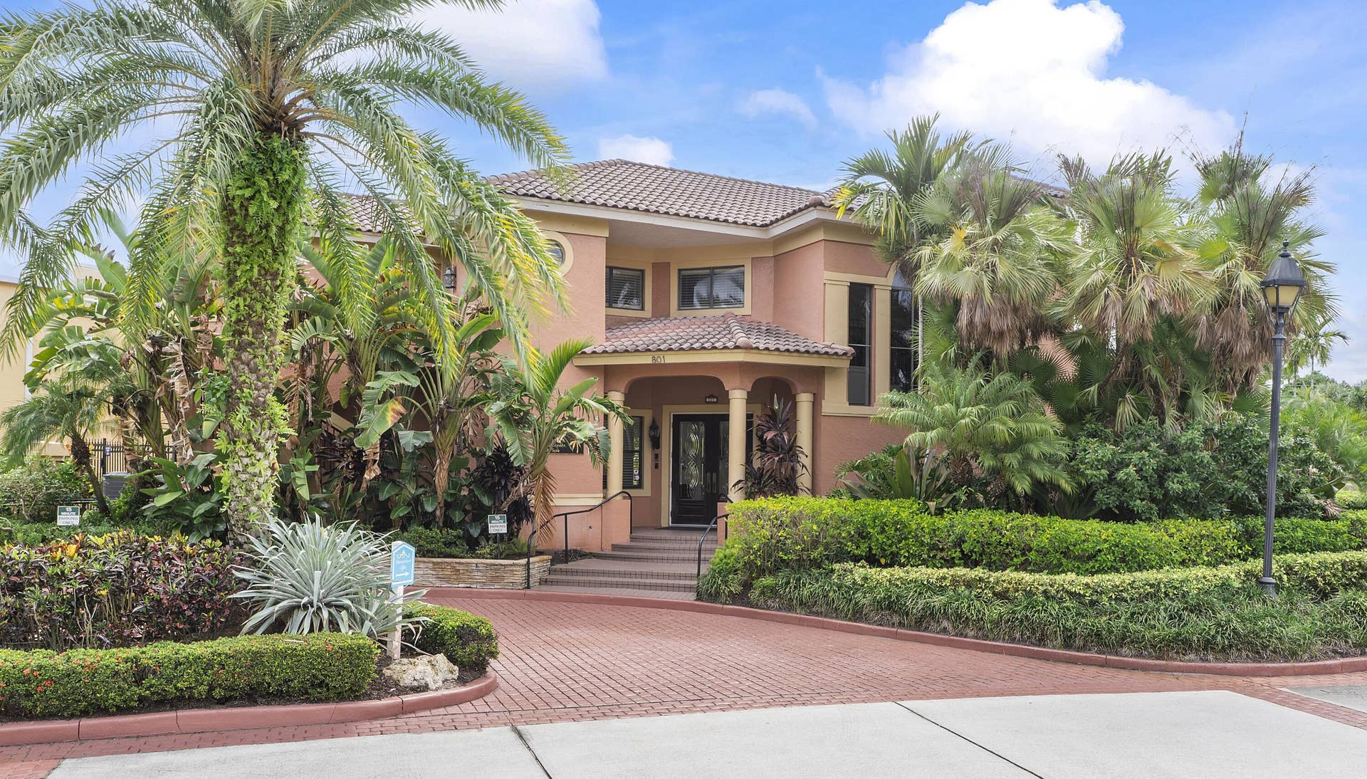 800 Uno Lago Drive, #204, Juno Beach, FL 33408 Clubhouse