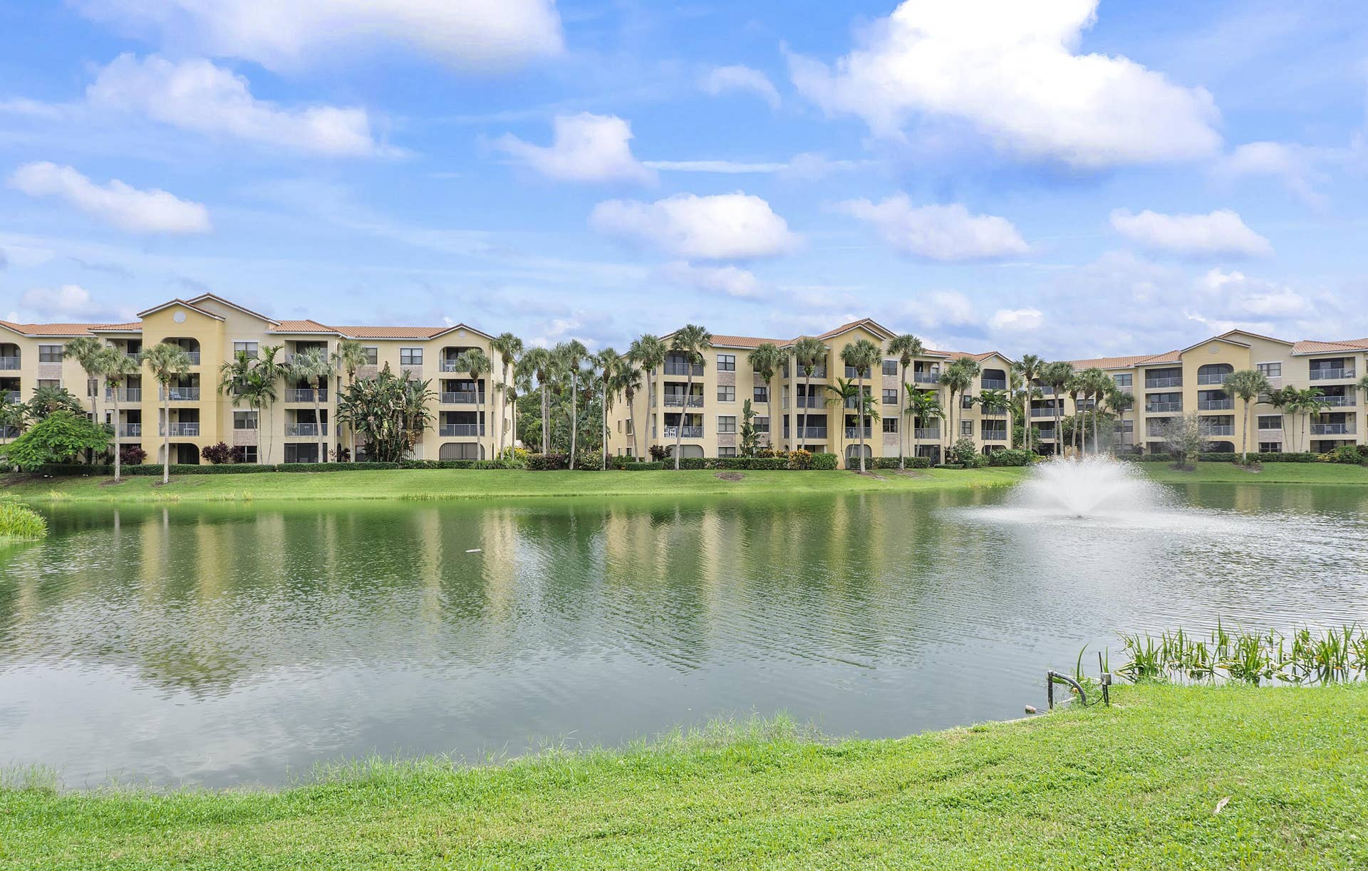 800 Uno Lago Drive, #204, Juno Beach, FL 33408 Lake 2