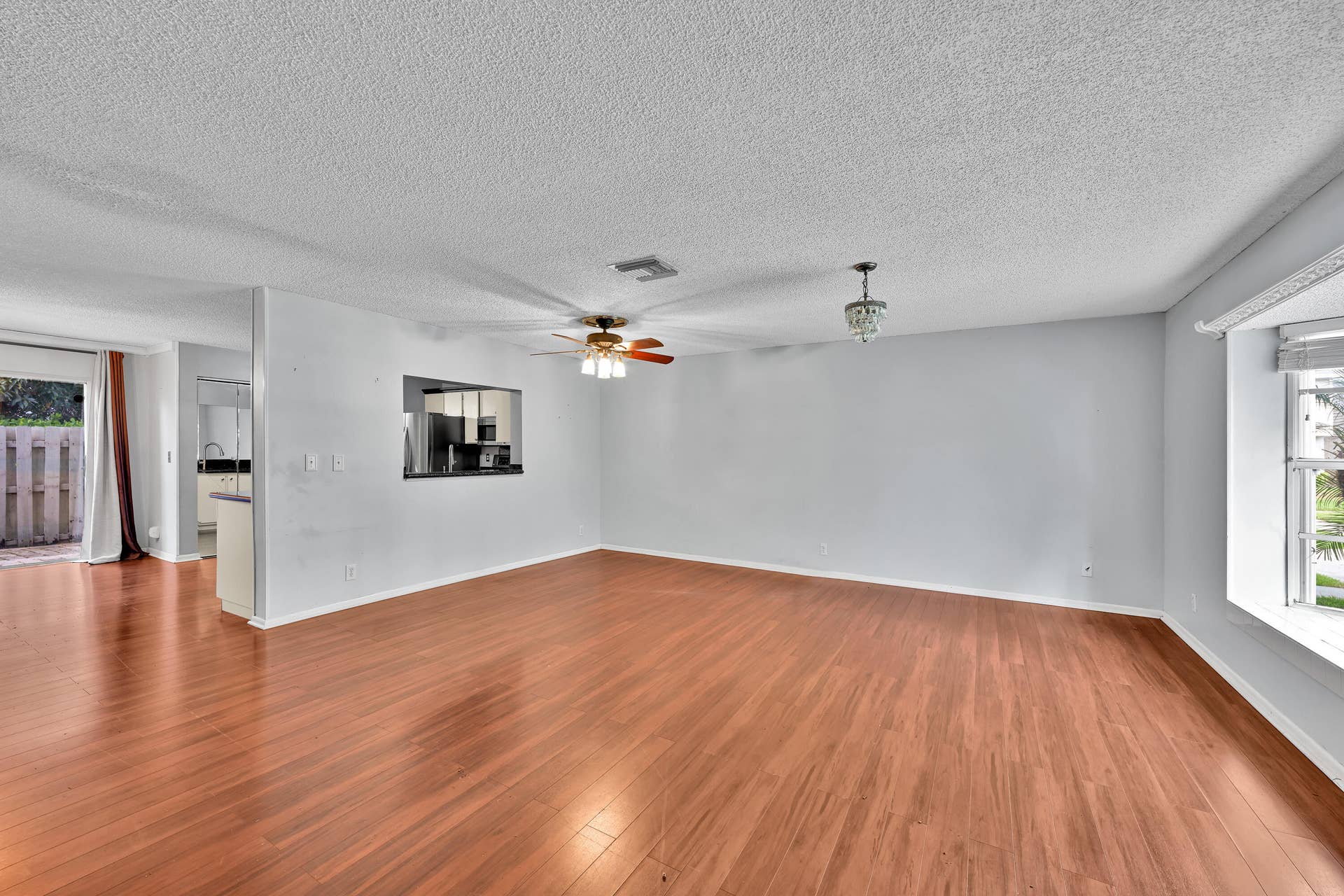 12152 NW 36th Place, Sunrise, FL 33323 12152 NW 36th Place Sunrise 00016