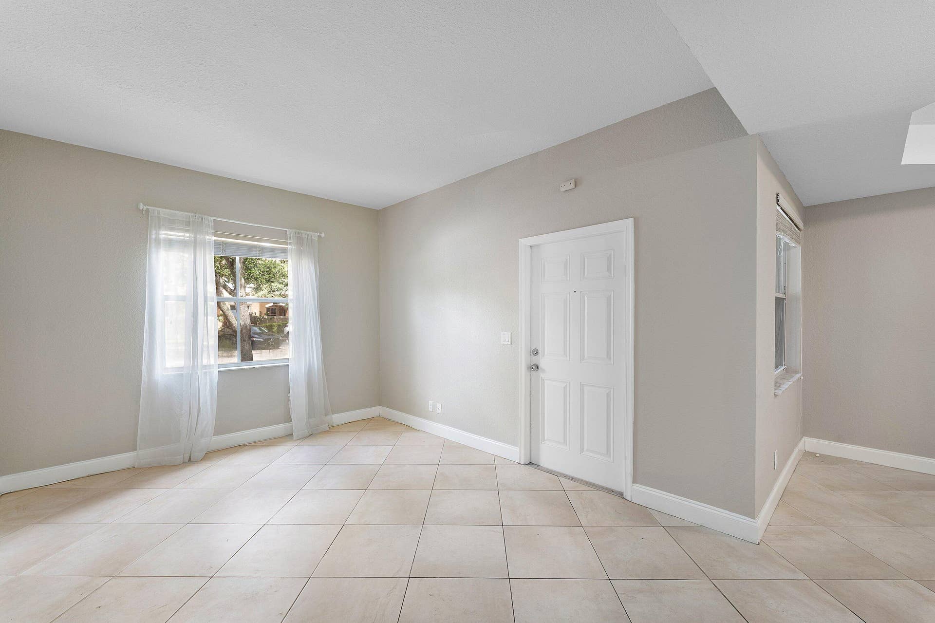 2896 Hidden Hills Road, #1002, West Palm Beach, West Palm Beach, FL 33411 007-2896HiddenHillsRoad-1002-WestPalmBea