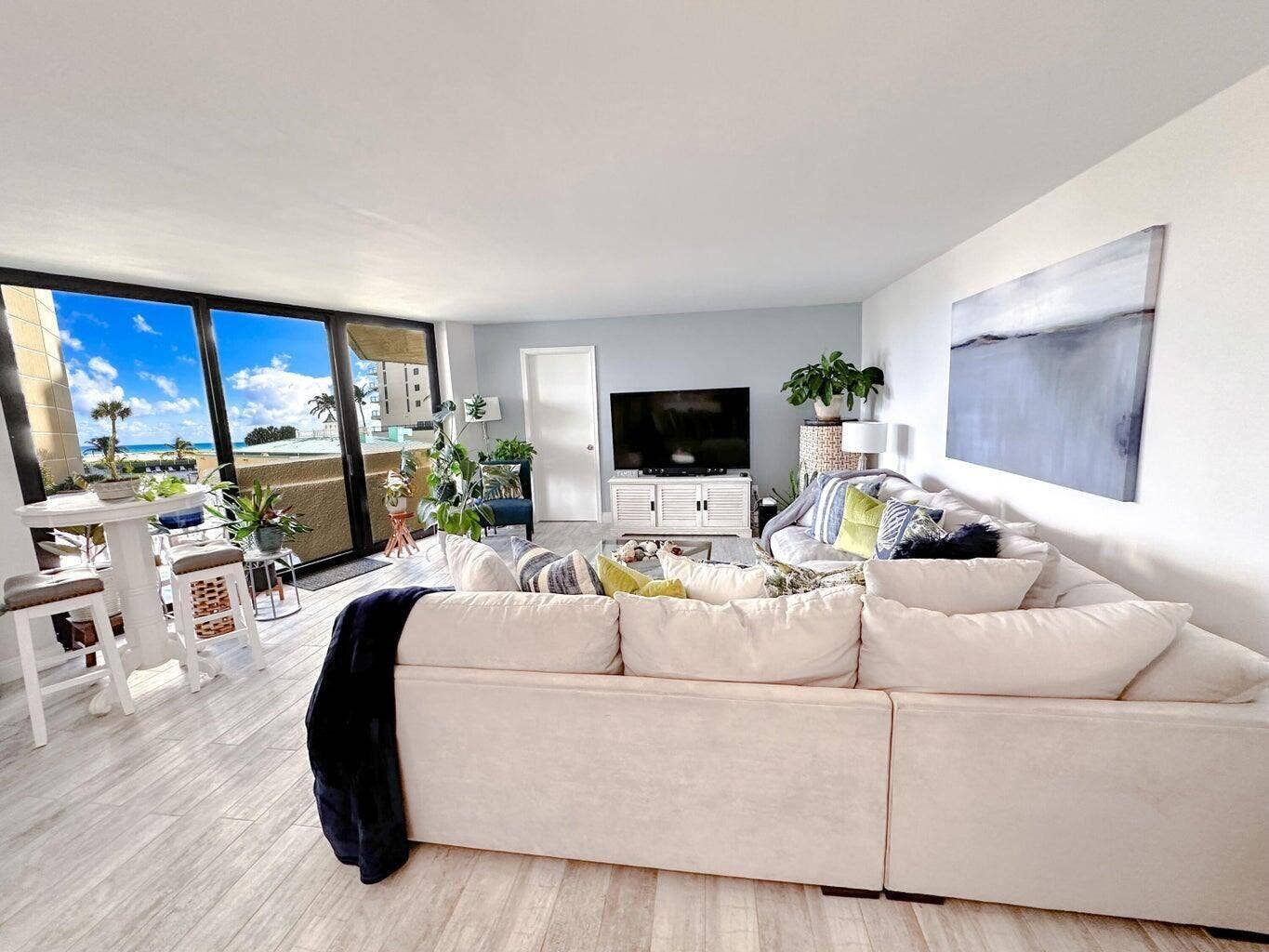 2800 N OCEAN Drive, #B-2D, Singer Island, Singer Island, FL 33404 Living Room/View