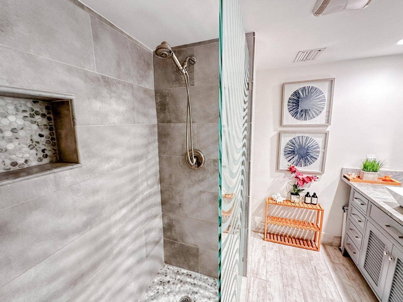 2800 N OCEAN Drive, #B-2D, Singer Island, Singer Island, FL 33404 Second Bathroom
