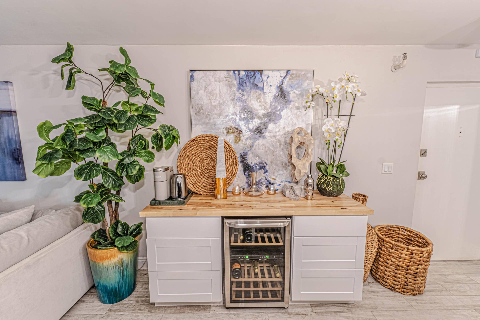 2800 N OCEAN Drive, #B-2D, Singer Island, Singer Island, FL 33404 Entry - Angle from kitchen