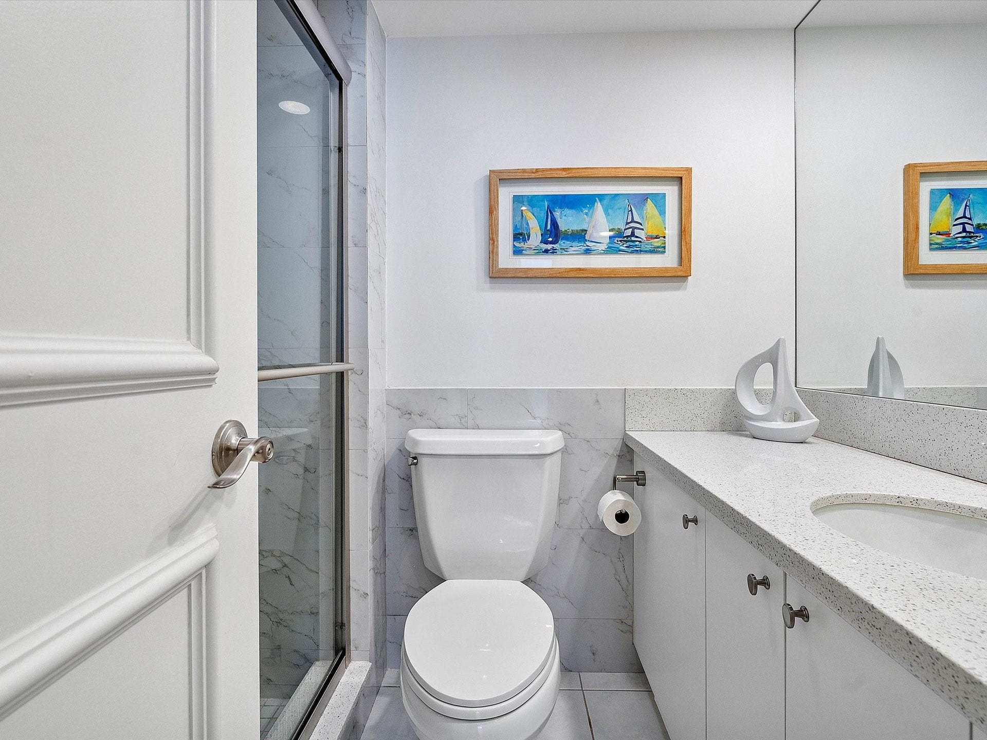 4010 Galt Ocean Drive, #1110, Fort Lauderdale, FL 33308 Guest Bathroom