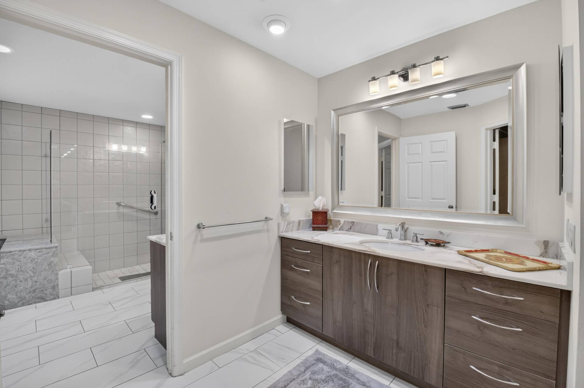 19380 Cedar Glen Drive, Boca Raton, FL 33434 PRIMARY BATHROOM