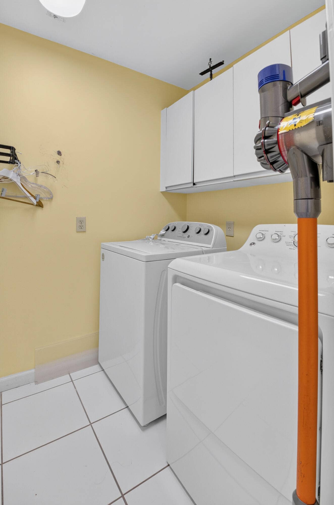 19380 Cedar Glen Drive, Boca Raton, FL 33434 LAUNDRY