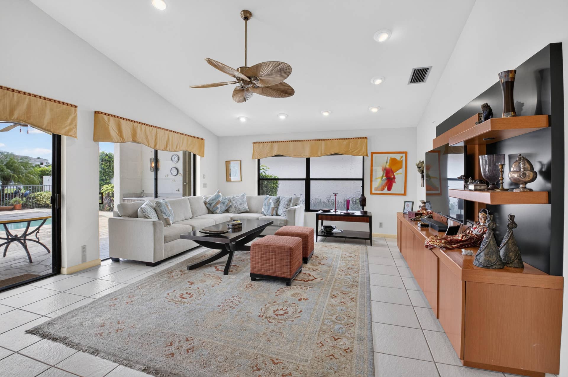 19380 Cedar Glen Drive, Boca Raton, FL 33434 LIVING ROOM