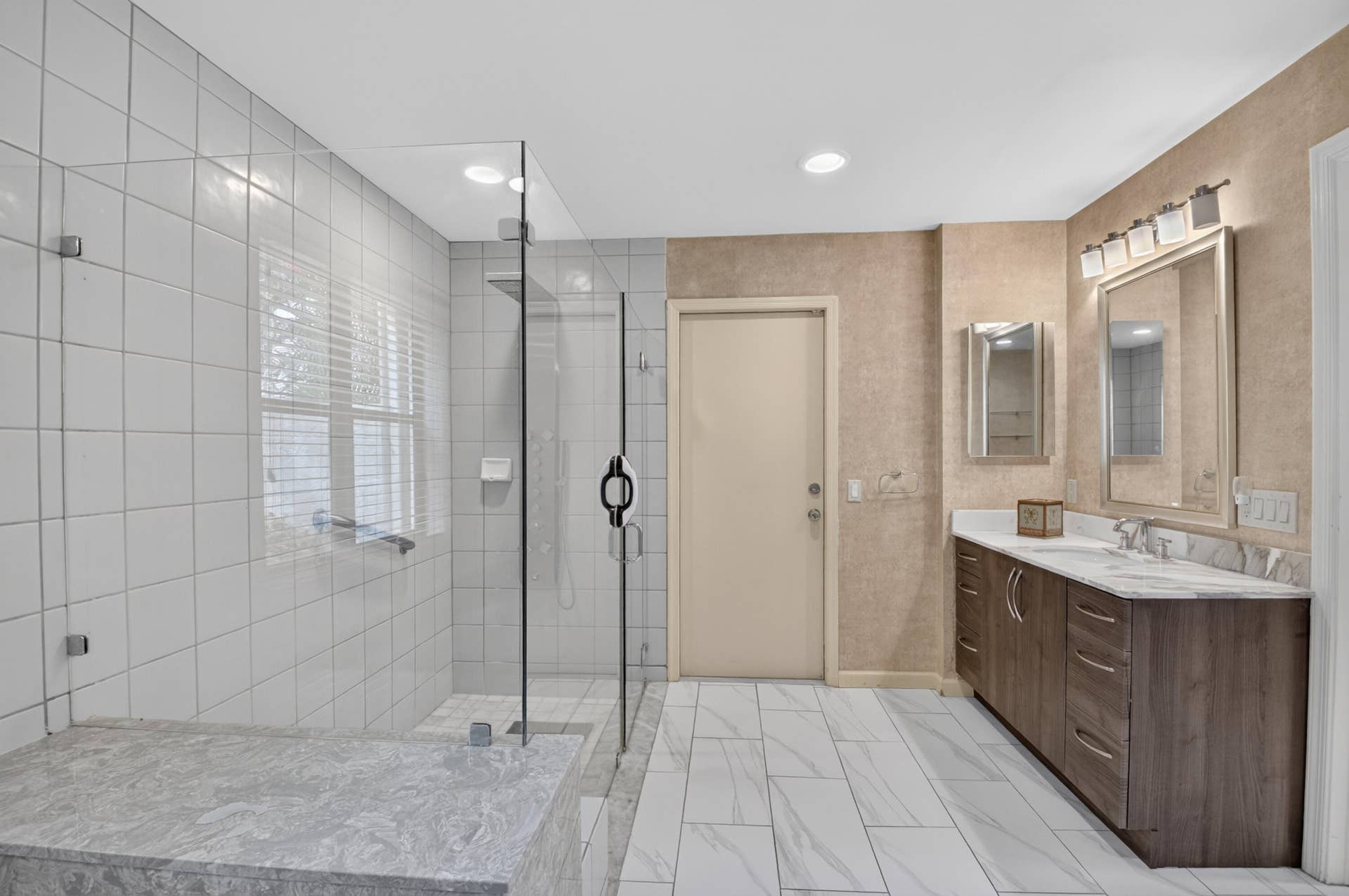 19380 Cedar Glen Drive, Boca Raton, FL 33434 PRIMARY BATHROOM