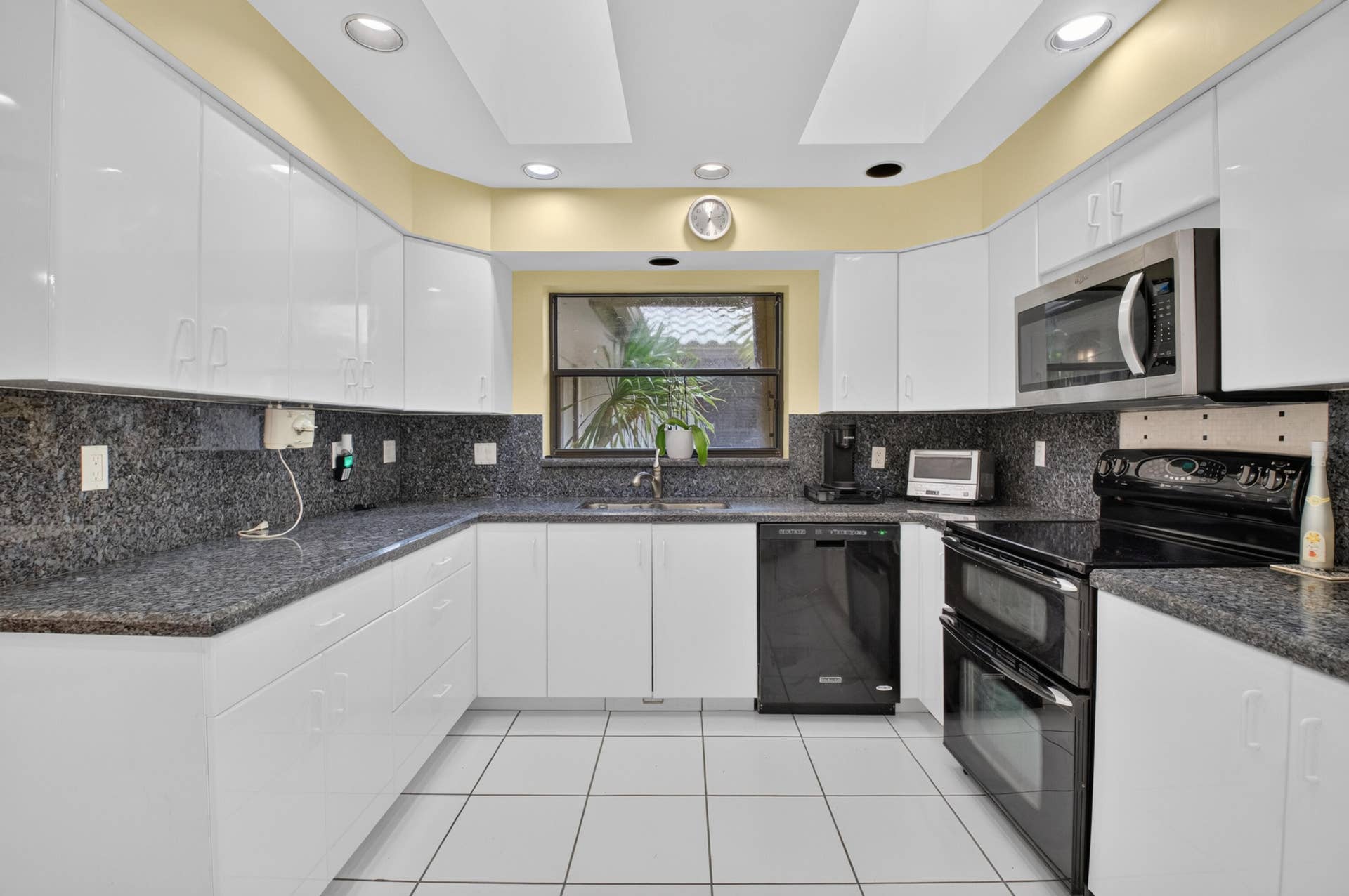 19380 Cedar Glen Drive, Boca Raton, FL 33434 KITCHEN