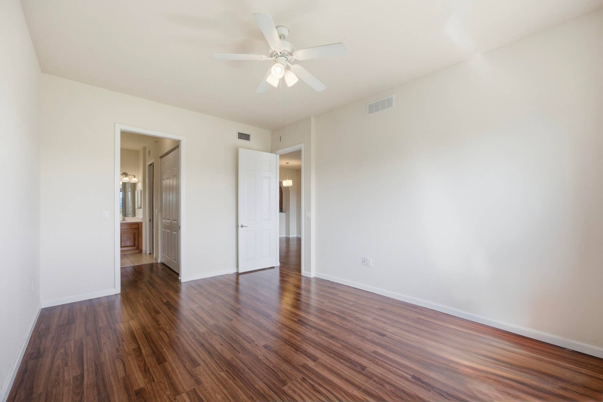 3500 OAKS CLUBHOUSE Drive, #510, Pompano Beach, FL 33069 Spacious Primary Bedroom