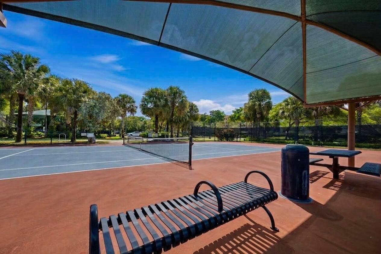 3500 OAKS CLUBHOUSE Drive, #510, Pompano Beach, FL 33069 Pickleball Courts