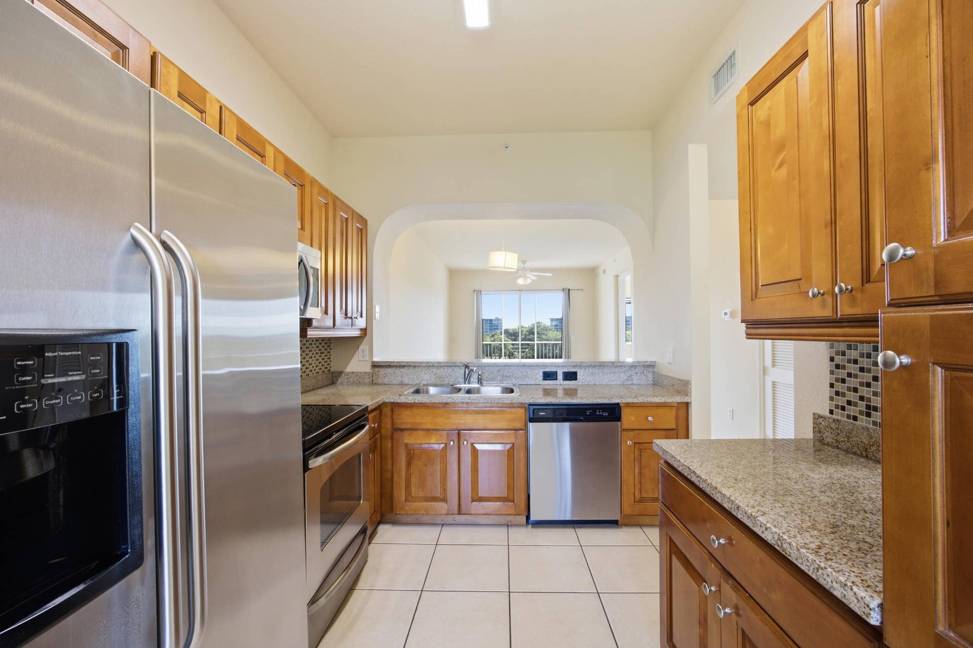 3500 OAKS CLUBHOUSE Drive, #510, Pompano Beach, FL 33069 Kitchen