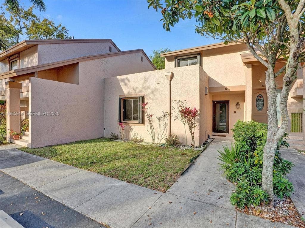 6 CHESTNUT Circle, Cooper City, Cooper City, FL 33026 Front close up