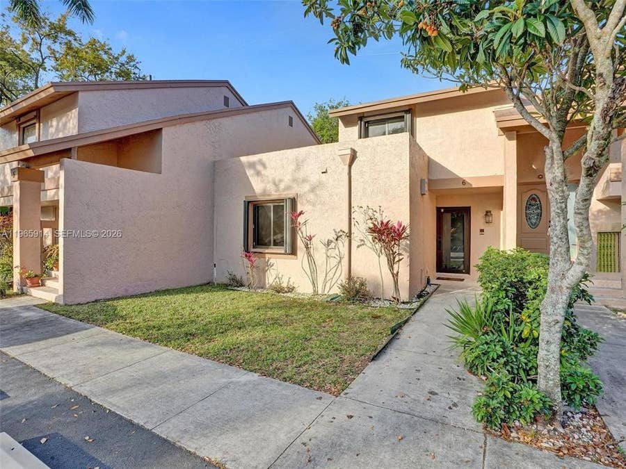 Property photo for 6 CHESTNUT Circle, Cooper City, FL