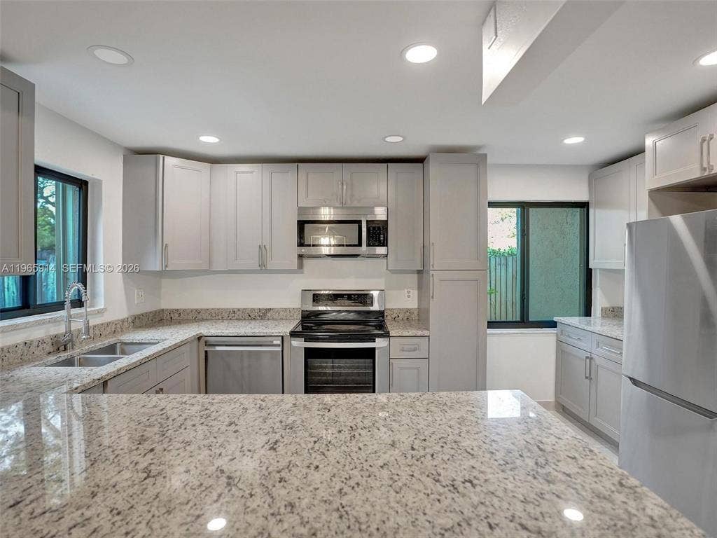 6 CHESTNUT Circle, Cooper City, Cooper City, FL 33026 kitchen area