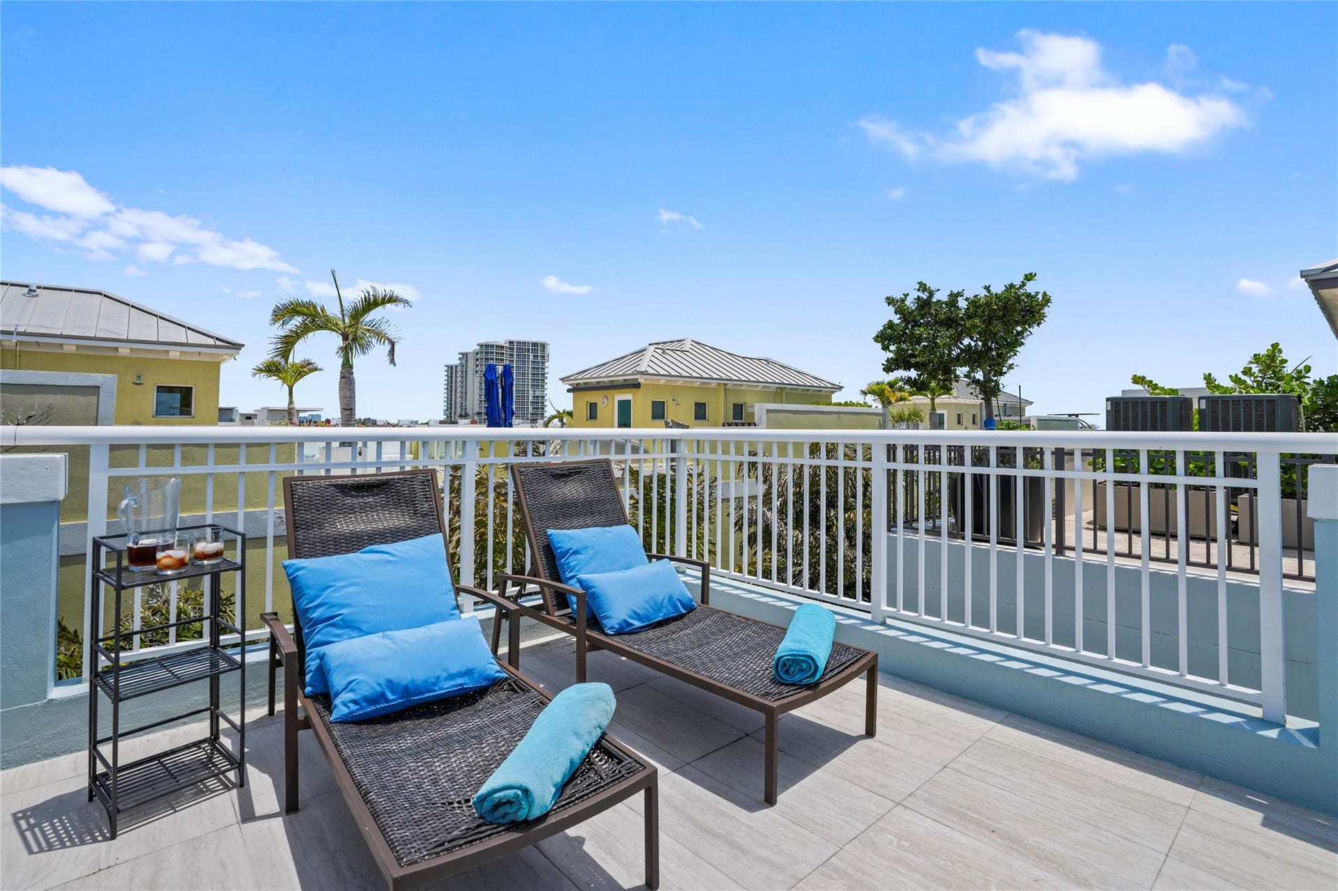 347 Oak Street, #B1, Hollywood, FL 33019 Rooftop