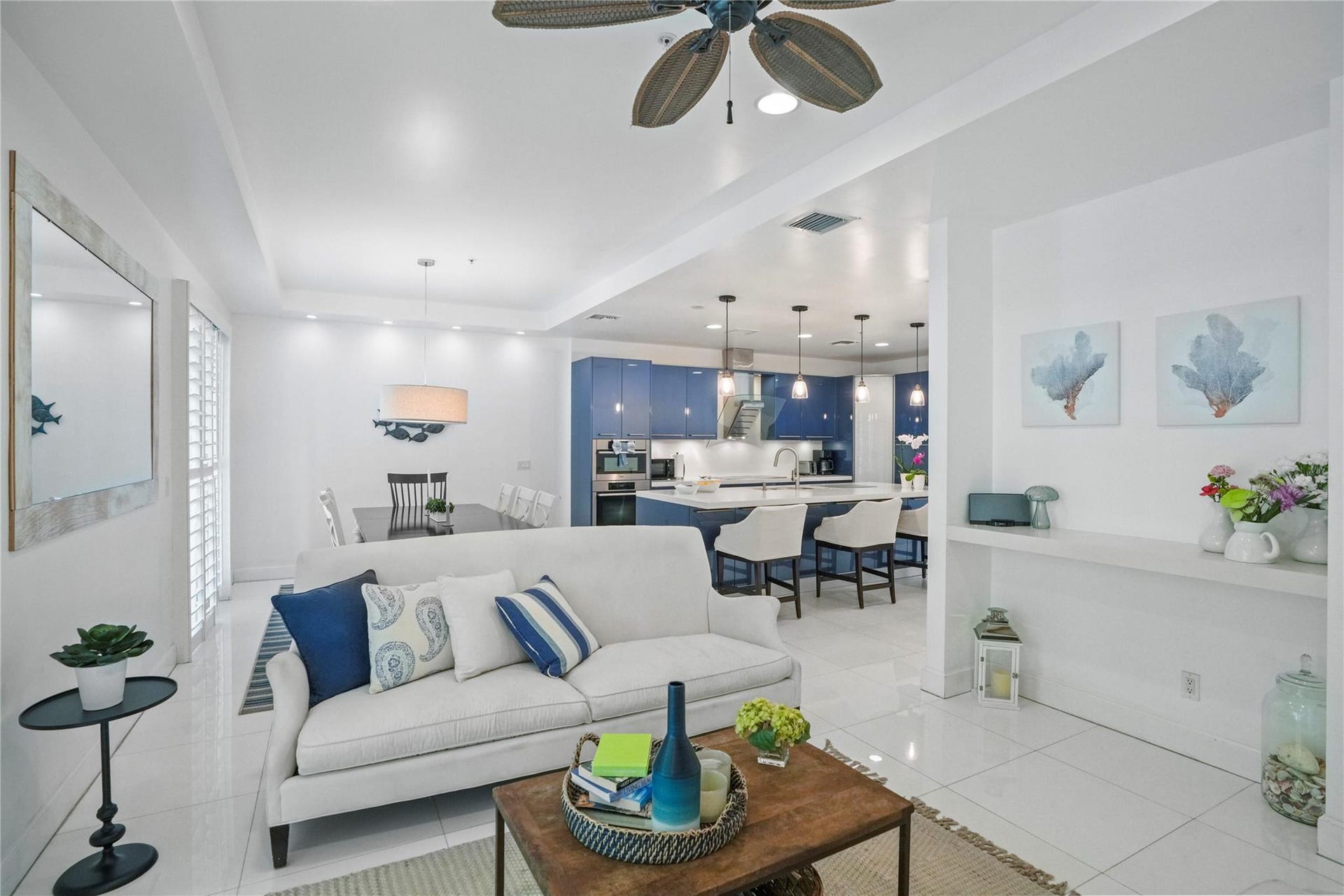 347 Oak Street, #B1, Hollywood, FL 33019 Living