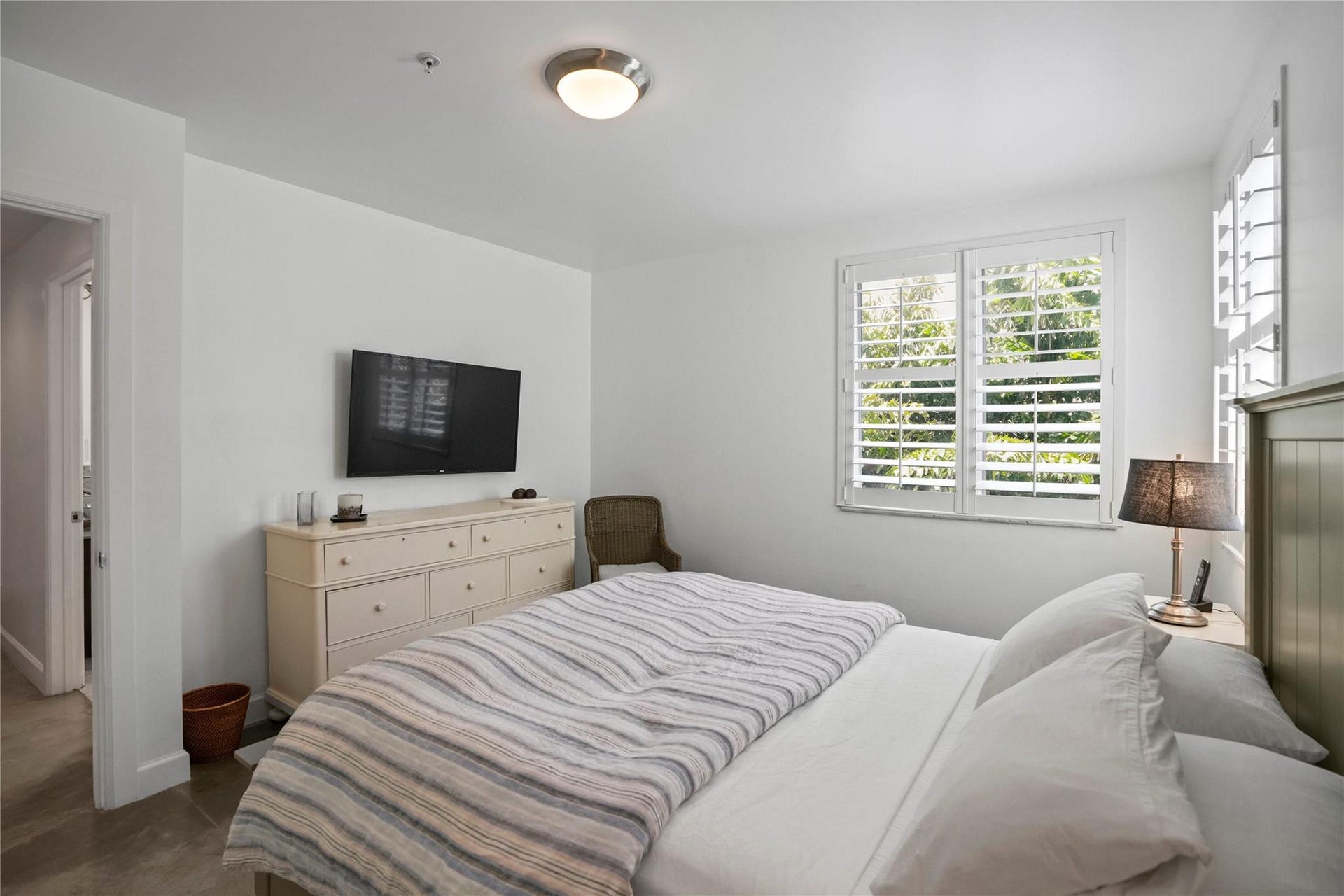 347 Oak Street, #B1, Hollywood, FL 33019 Bedroom