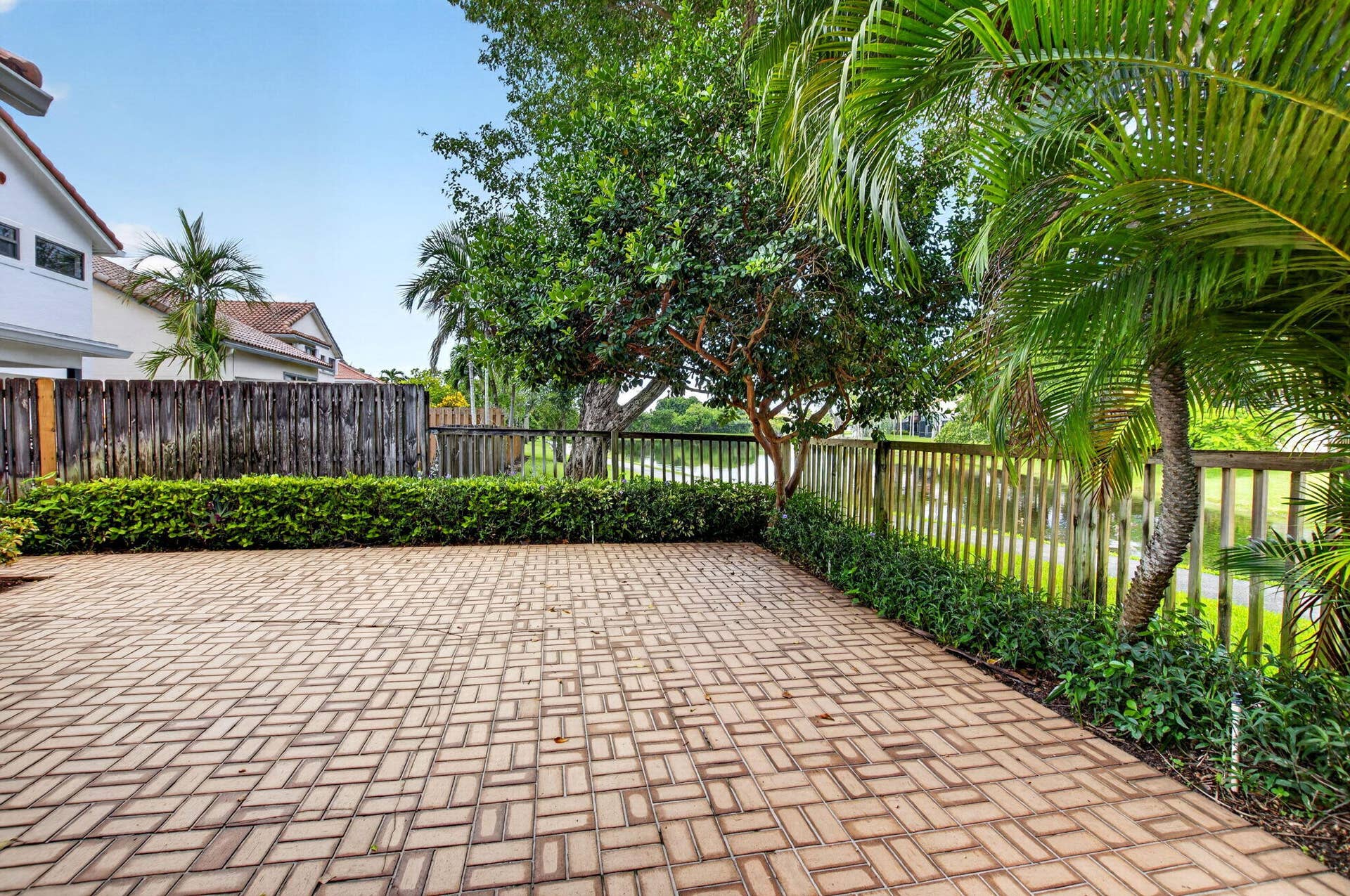 5576 Fox Hollow Drive, Boca Raton, FL 33486 LAKEFRONT PATIO
