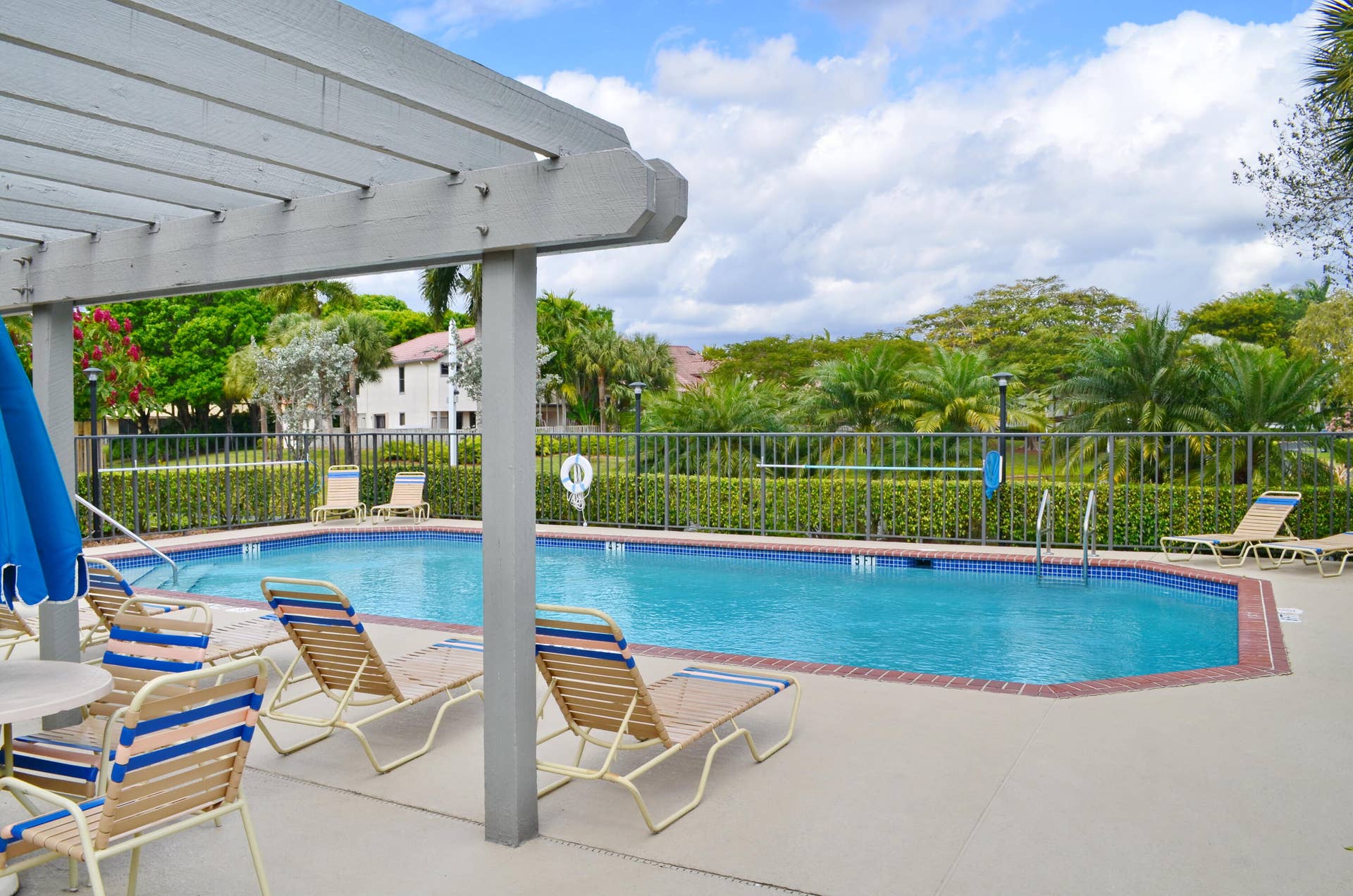 5576 Fox Hollow Drive, Boca Raton, FL 33486 RELAX AND TAKE A SWIM