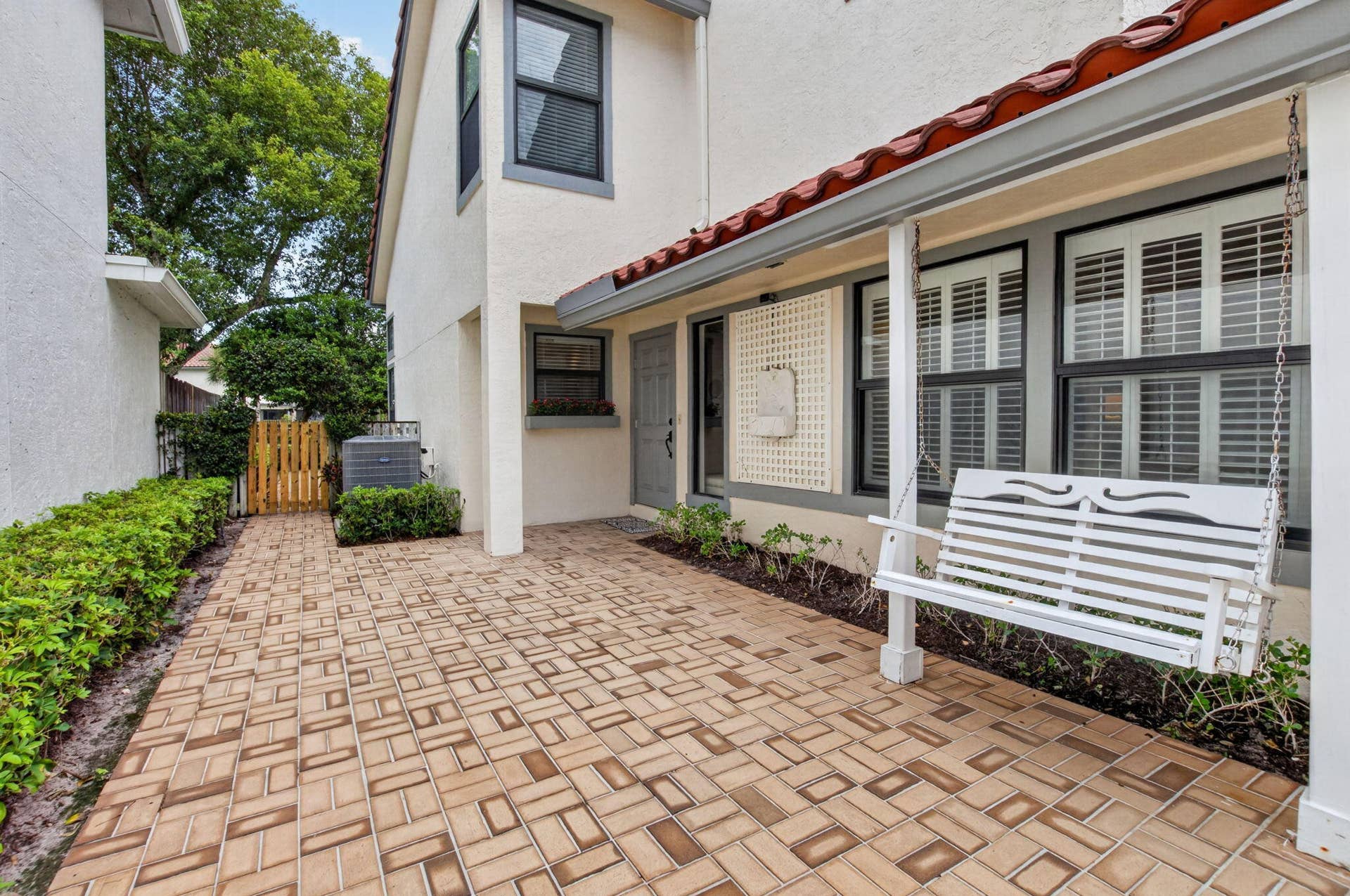 5576 Fox Hollow Drive, Boca Raton, FL 33486 INVITING COURTYARD ENTRY