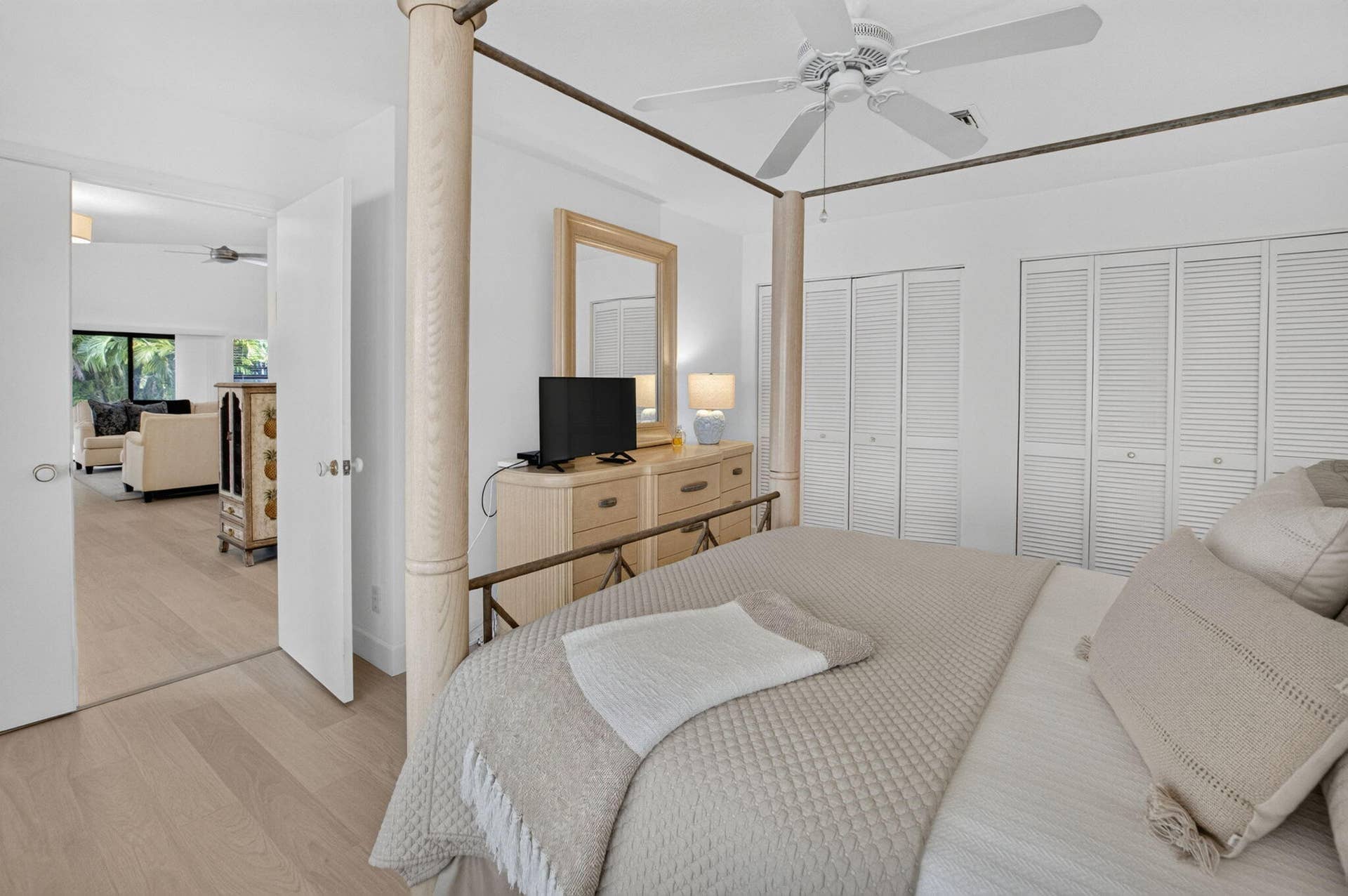 5576 Fox Hollow Drive, Boca Raton, FL 33486 PRIMARY SUITE