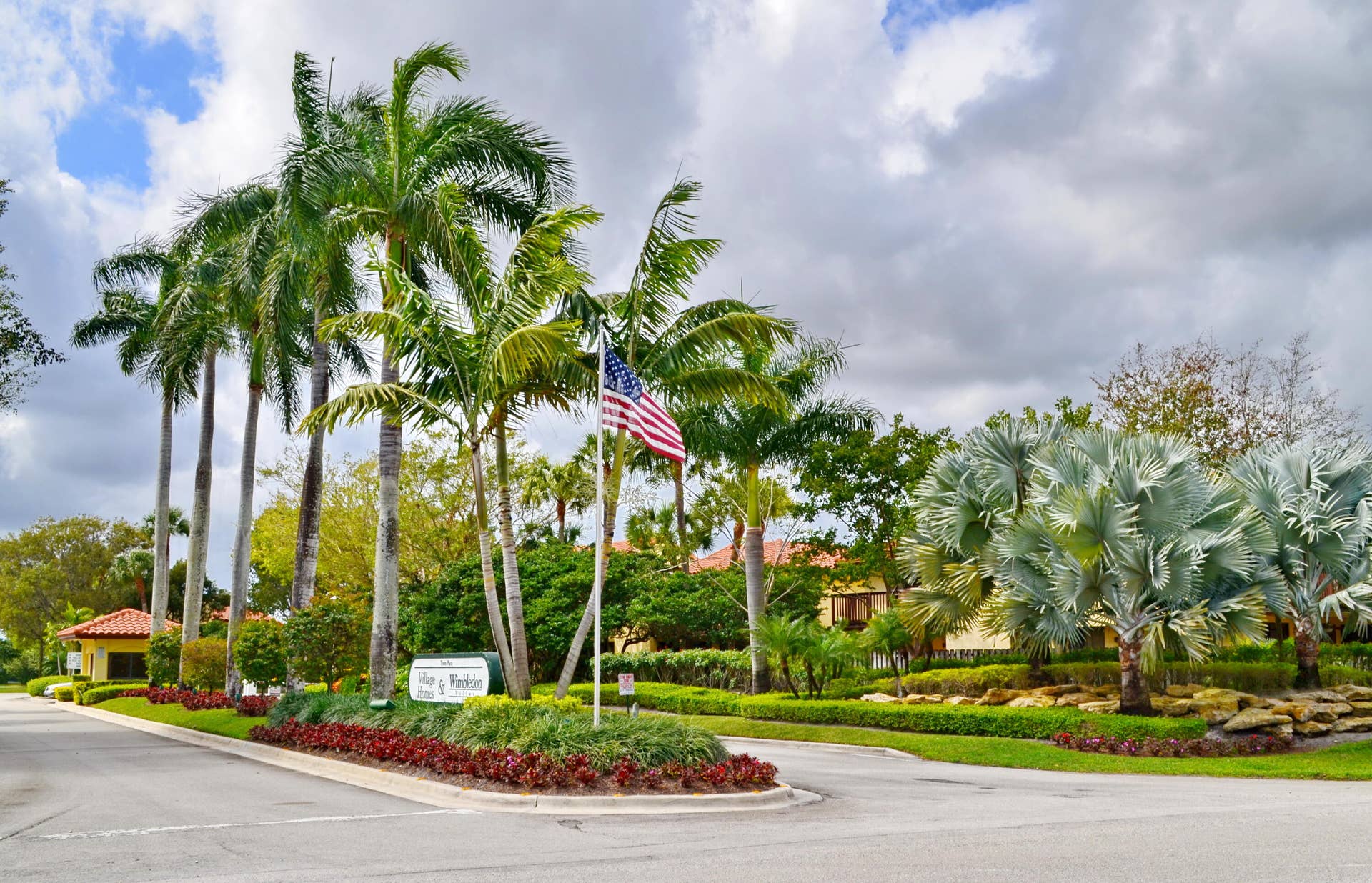 5576 Fox Hollow Drive, Boca Raton, FL 33486 24 HOUR MANNED GATED ENTRANCE