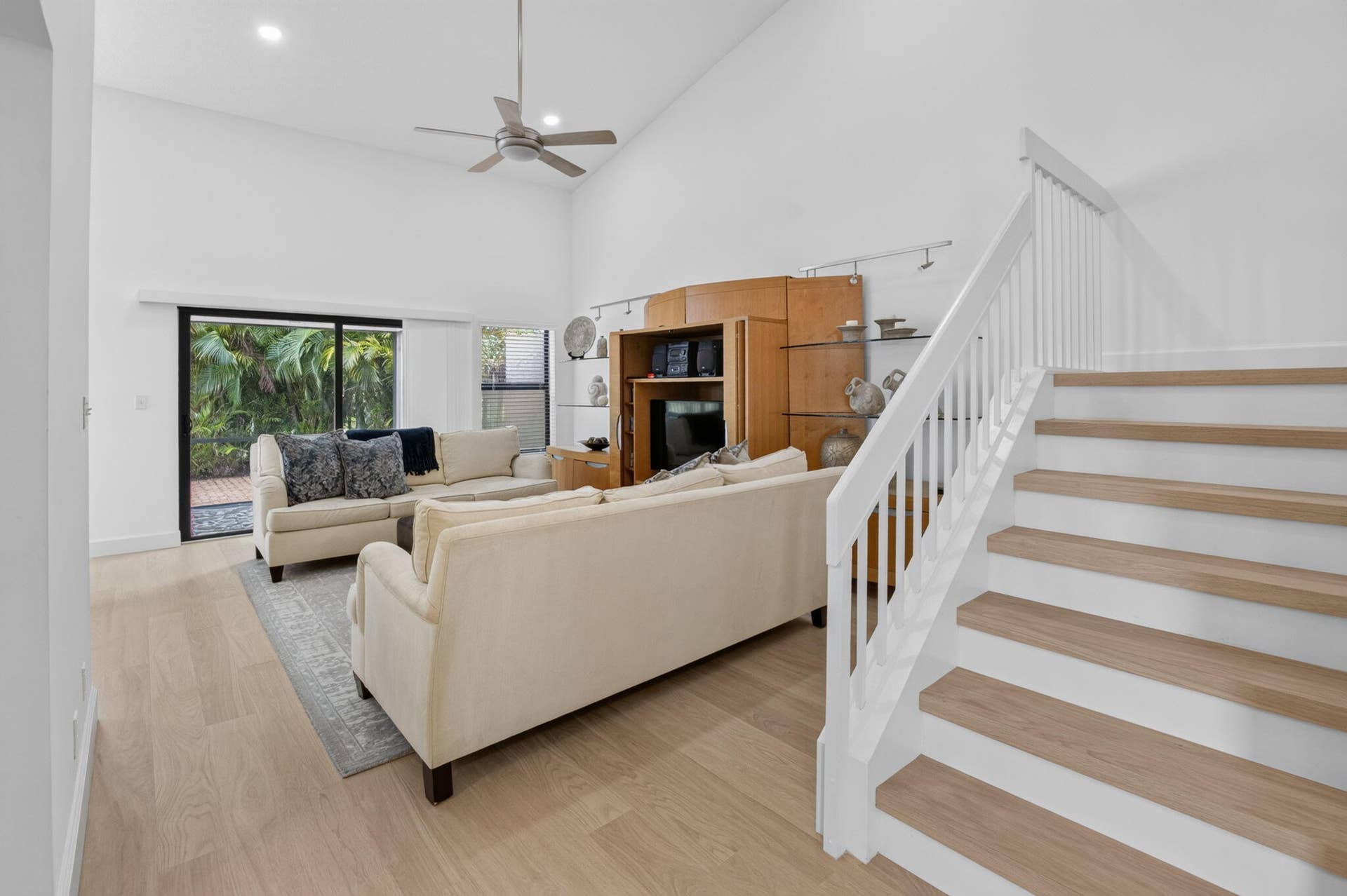 5576 Fox Hollow Drive, Boca Raton, FL 33486 BEAUTIFUL WIDE PLANK FLOORING