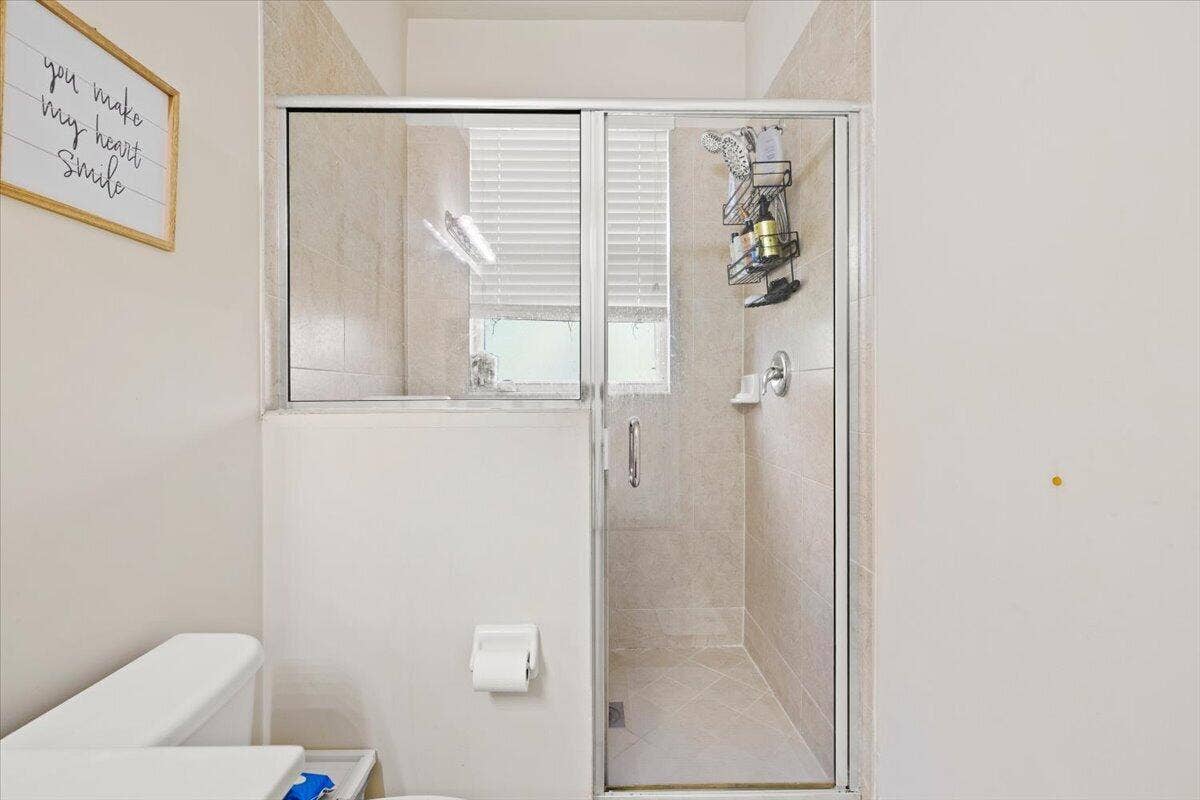 130 EMERALD CREEK Terrace, Plantation, FL 33325 Primary shower