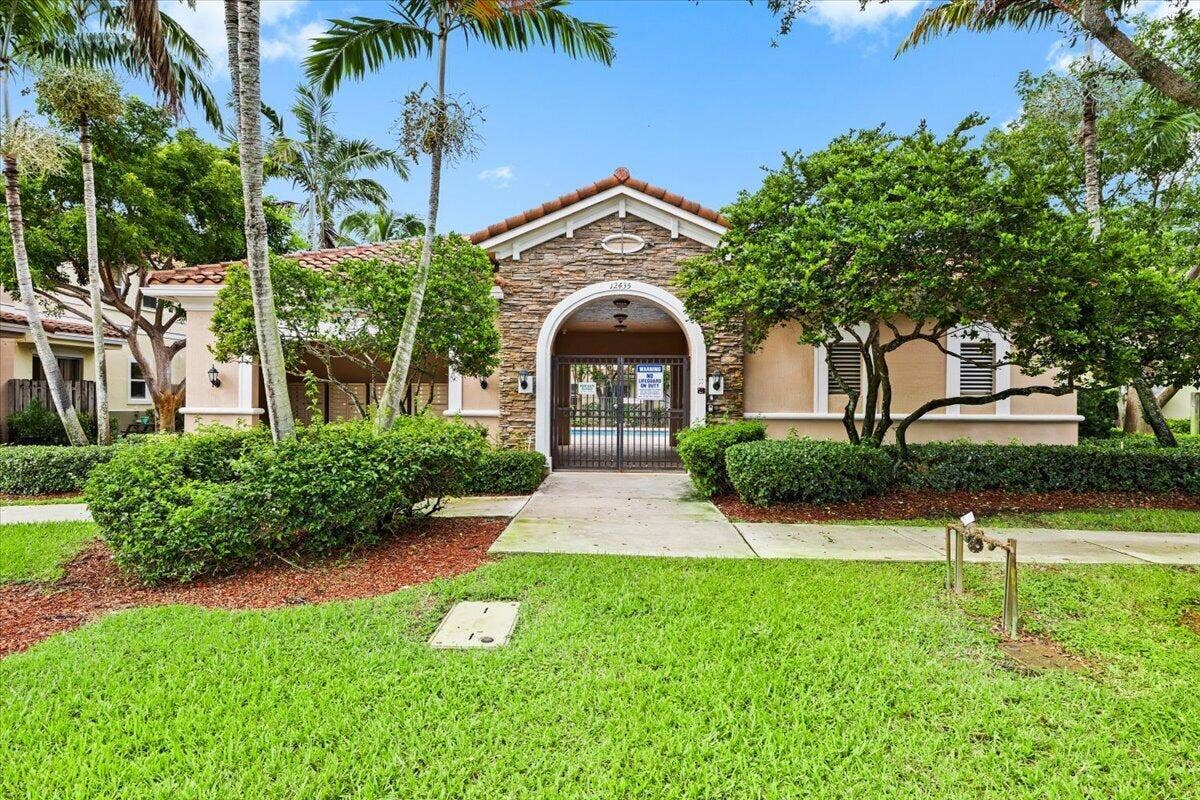 130 EMERALD CREEK Terrace, Plantation, FL 33325 Clubhouse