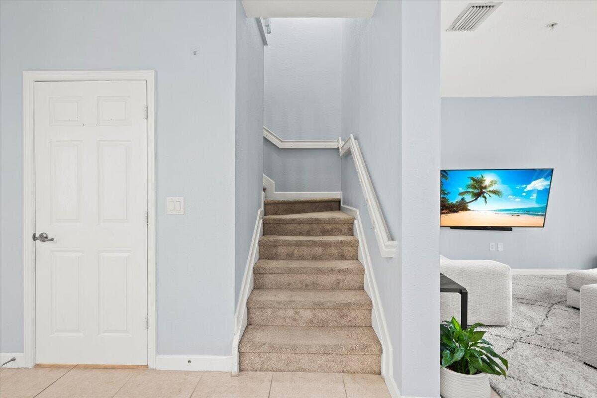 130 EMERALD CREEK Terrace, Plantation, FL 33325 Stairs