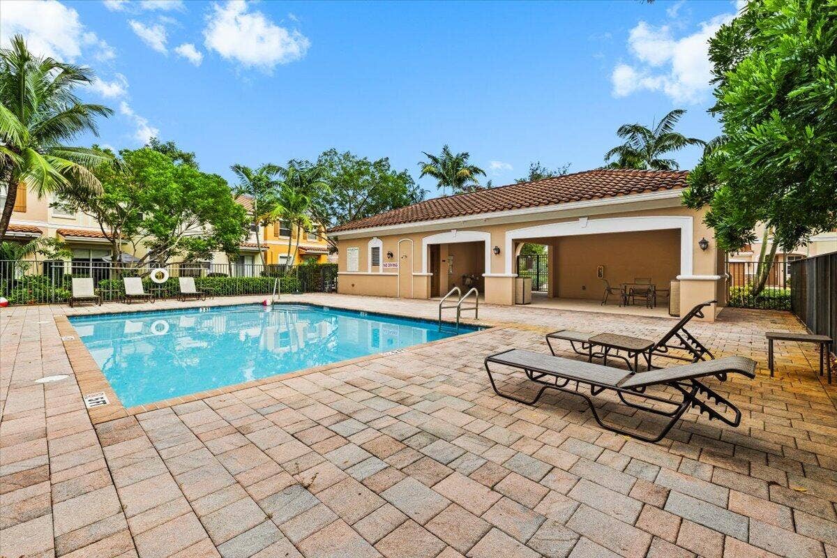 130 EMERALD CREEK Terrace, Plantation, FL 33325 Pool