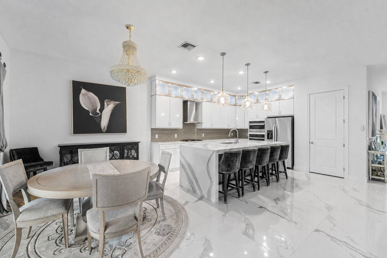 #14-Beautiful kitchen with a large wate