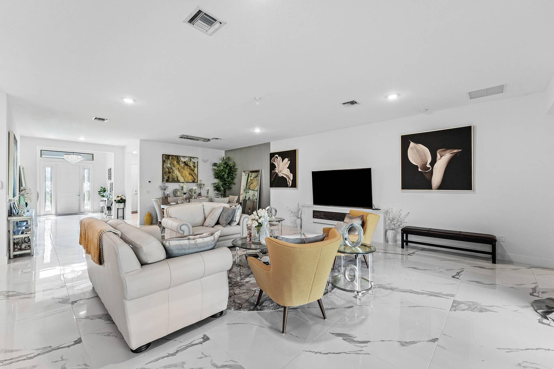 #7  Living Room  Spacious living a