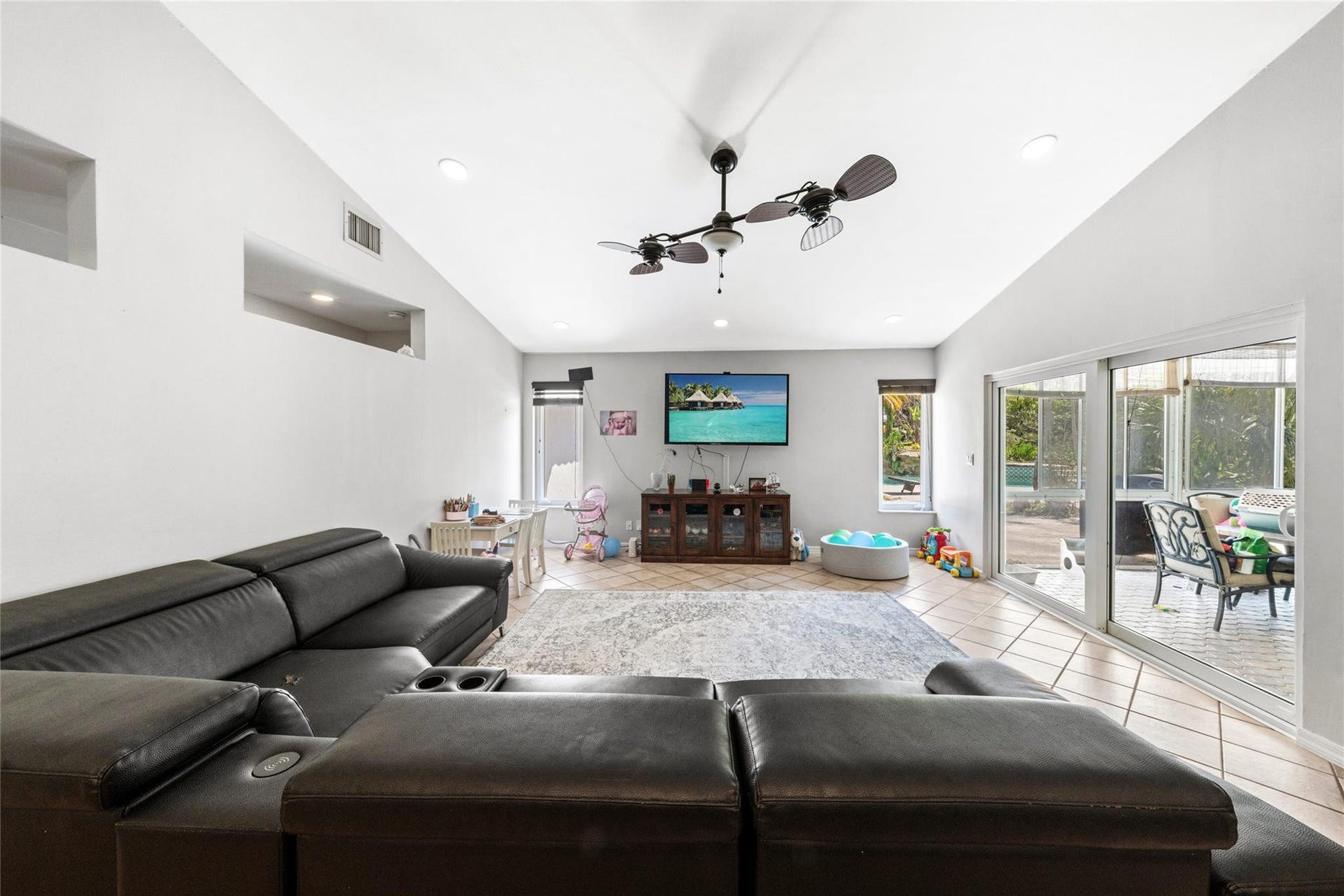 14463 SW 16TH Court, Davie, Davie, FL 33325 Photo 4