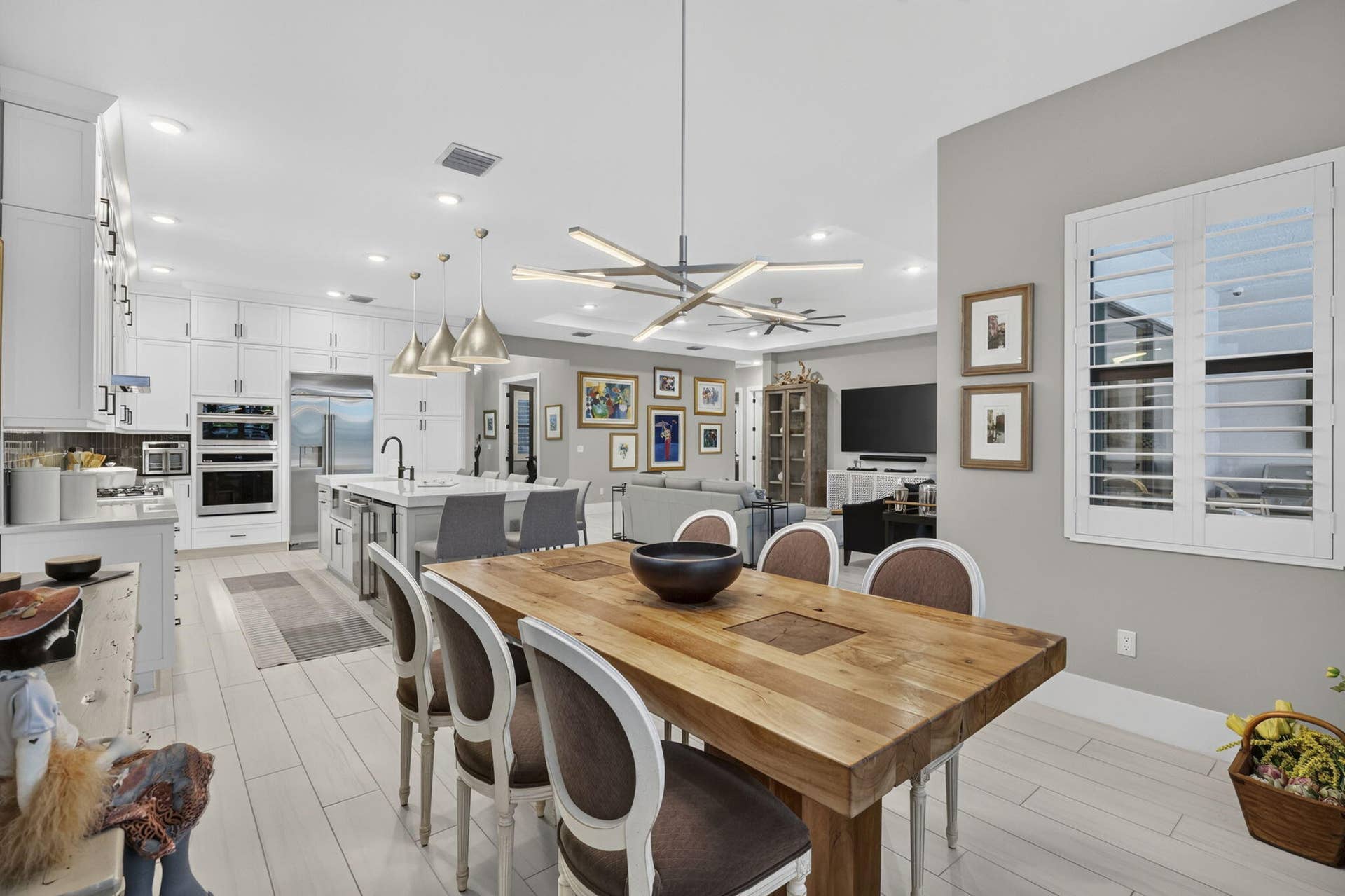 15730 Longboat Key Drive, Westlake, FL 33470 The perfect space for entertaining