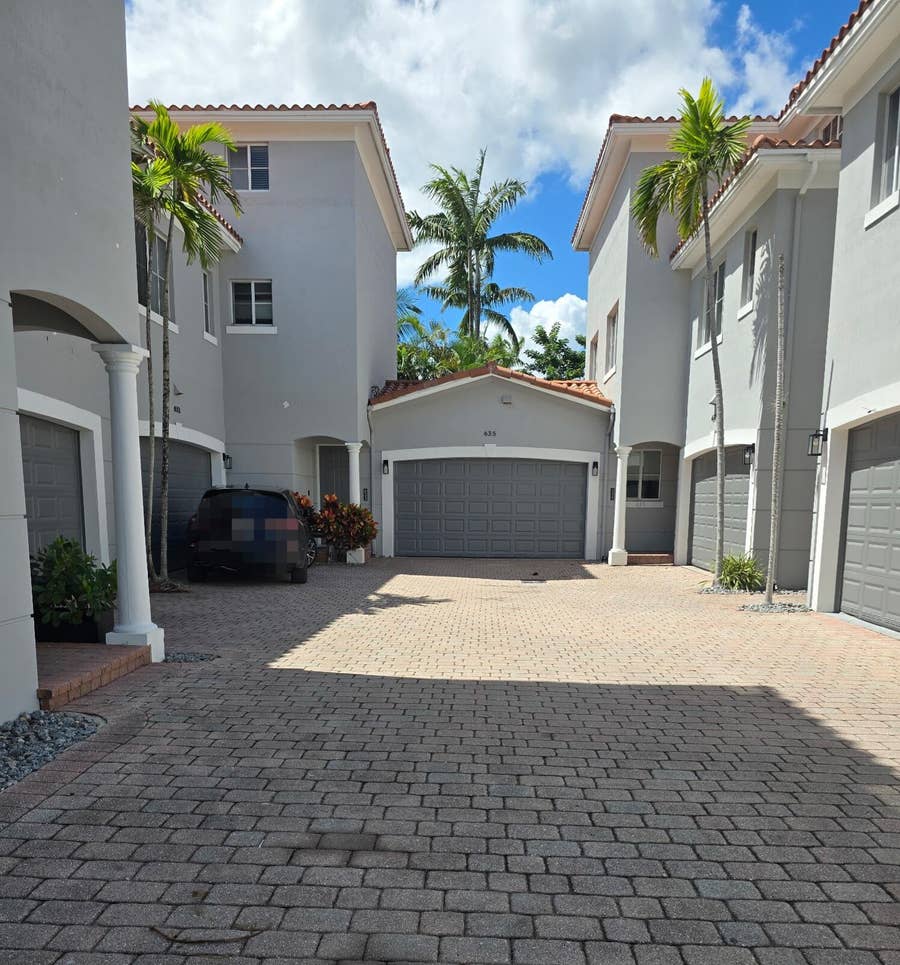 Property photo for 635 NE 11th Avenue, Fort Lauderdale, FL