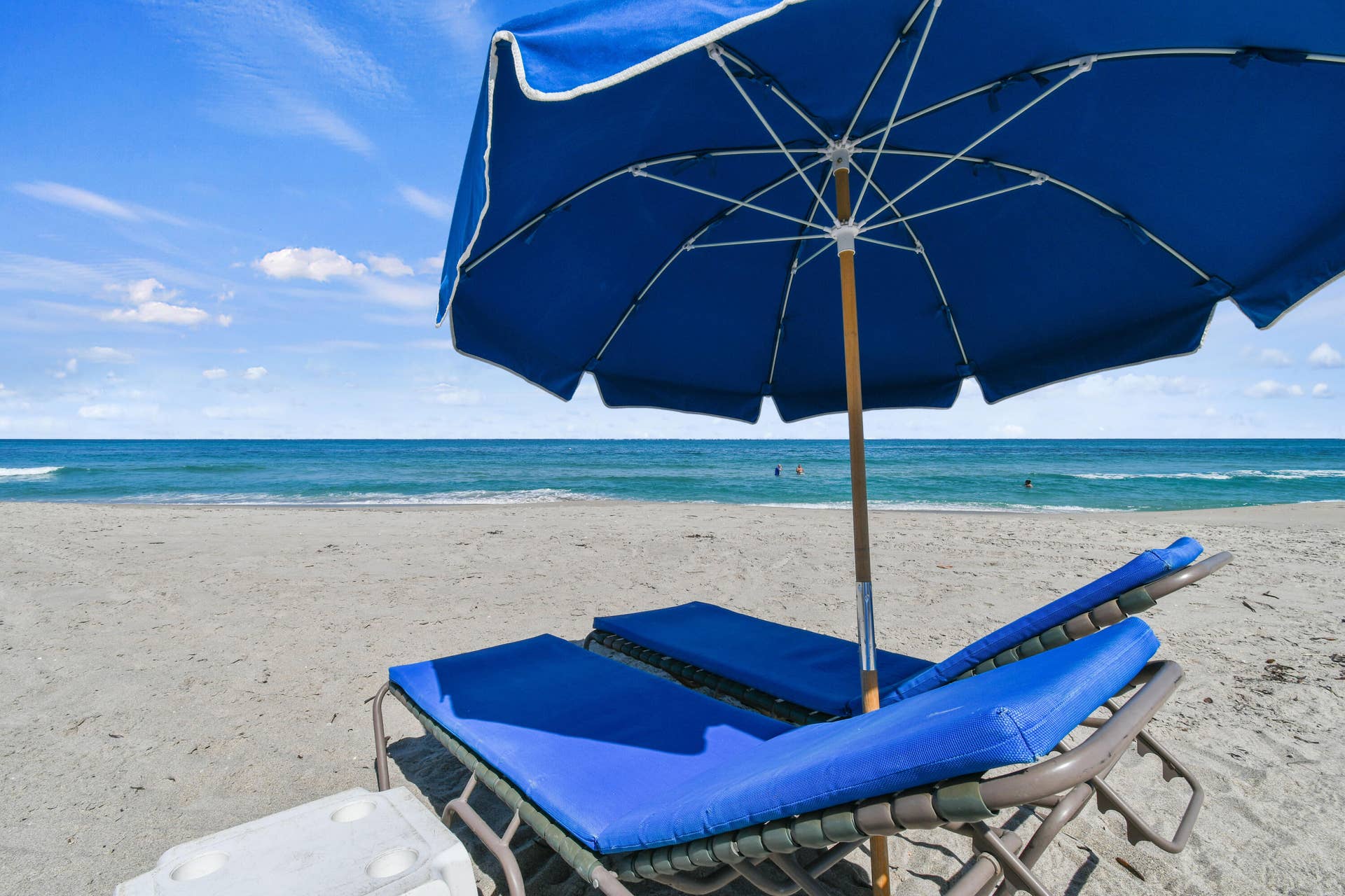 3000 N OCEAN Drive, #8A, Singer Island, FL 33404 Enjoy a day at the Beach