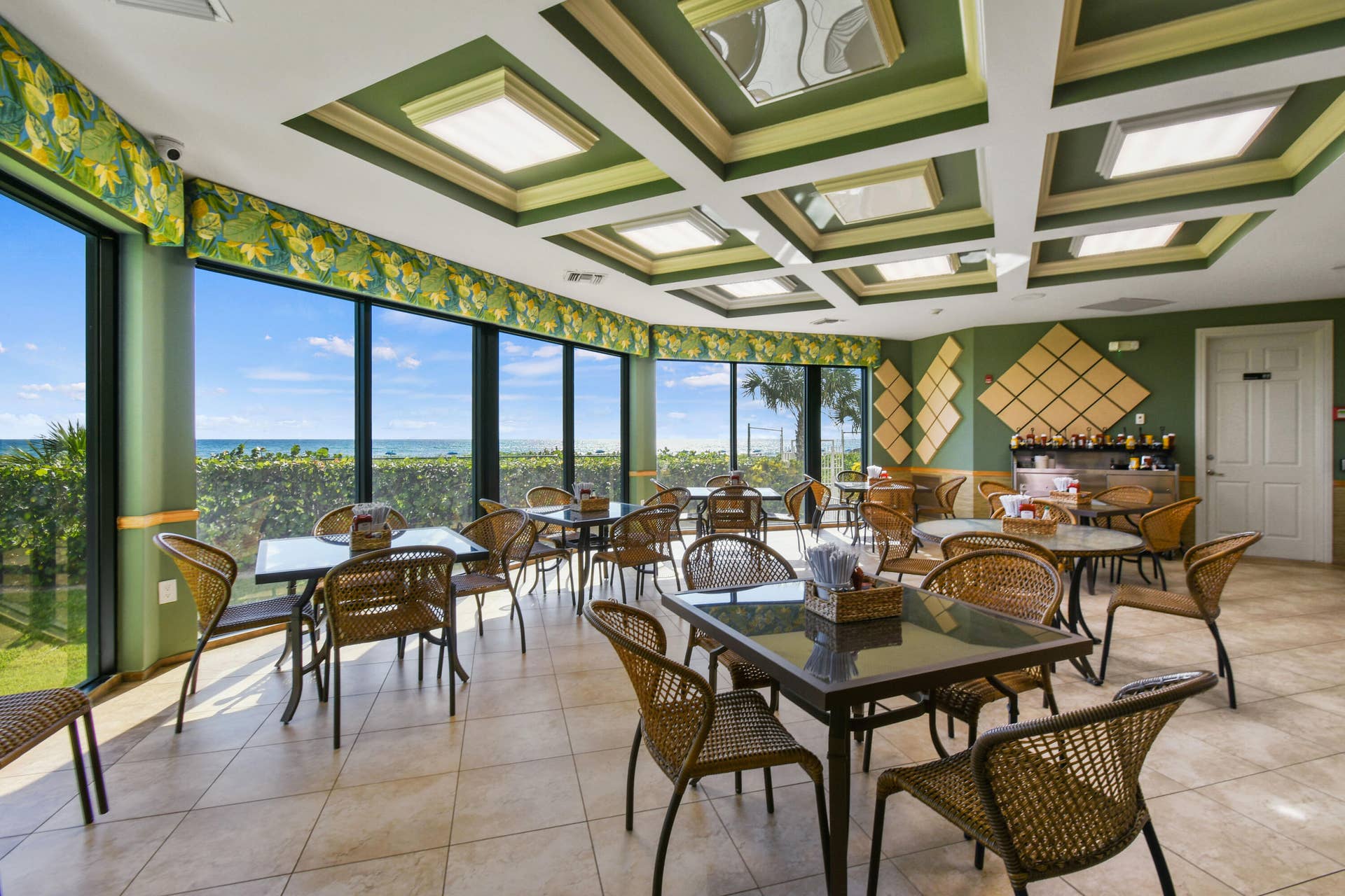 3000 N OCEAN Drive, #8A, Singer Island, FL 33404 Residents Poolside Cafe
