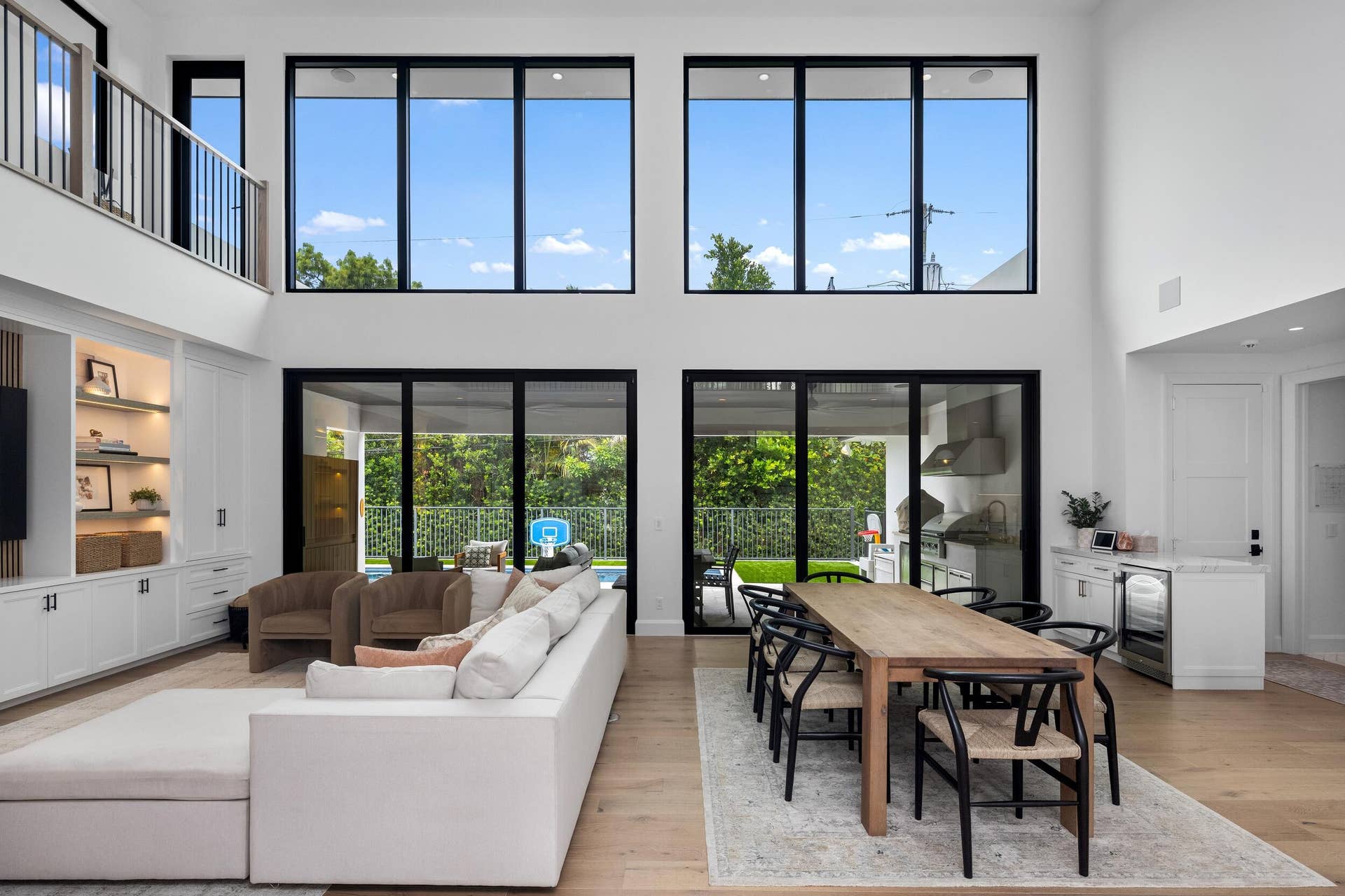 2400 NE 27th Avenue, Fort Lauderdale, FL 33305 Living Area 1