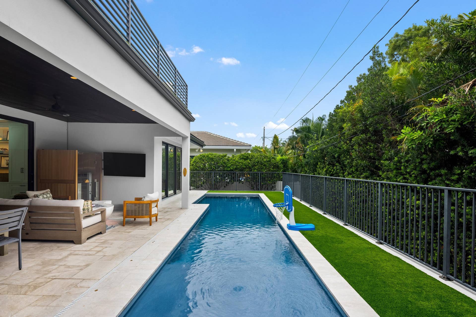 2400 NE 27th Avenue, Fort Lauderdale, FL 33305 Pool 3