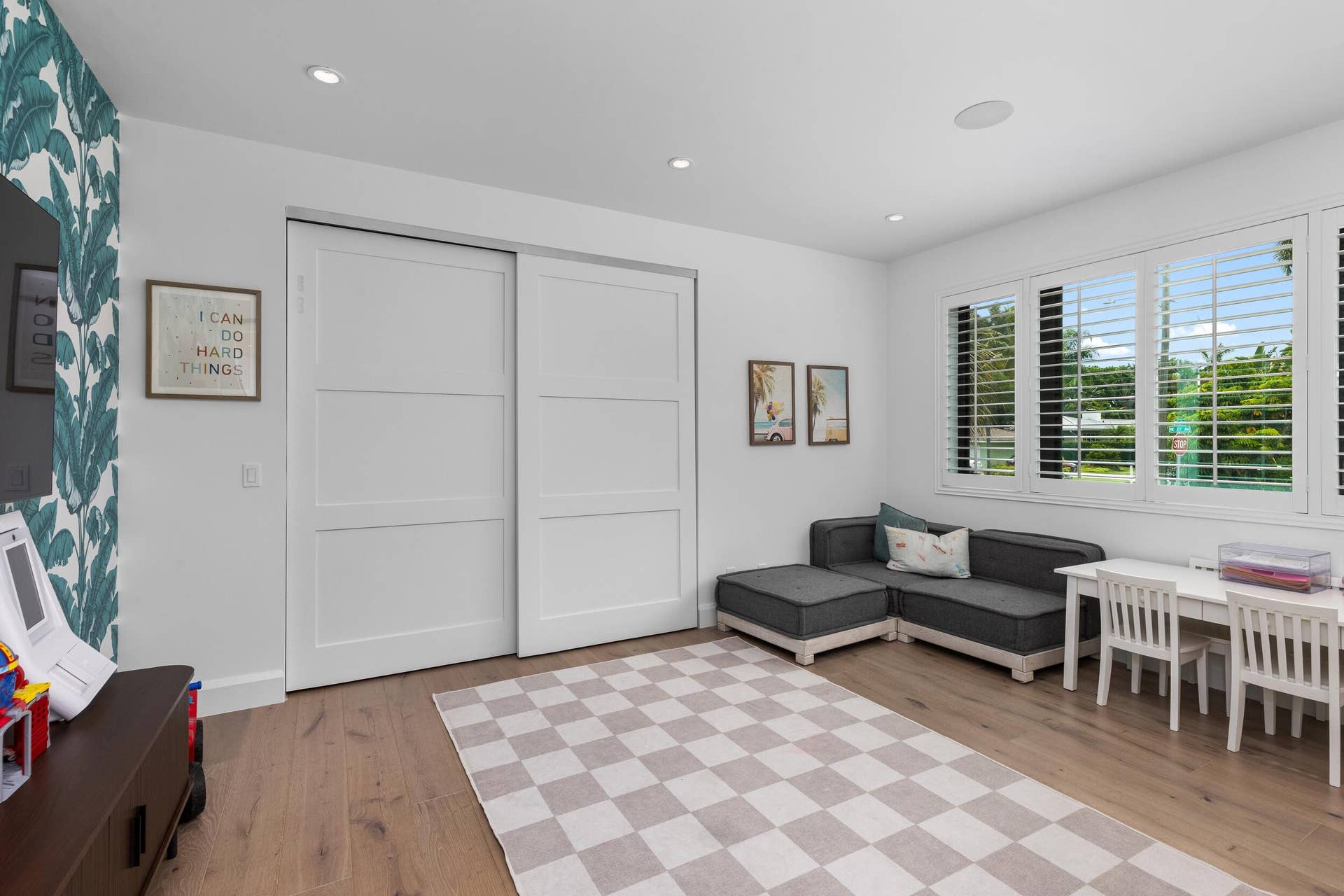 2400 NE 27th Avenue, Fort Lauderdale, FL 33305 Den 1