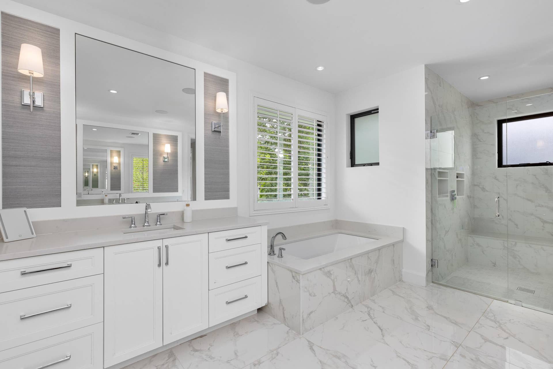 2400 NE 27th Avenue, Fort Lauderdale, FL 33305 Master Bath 3